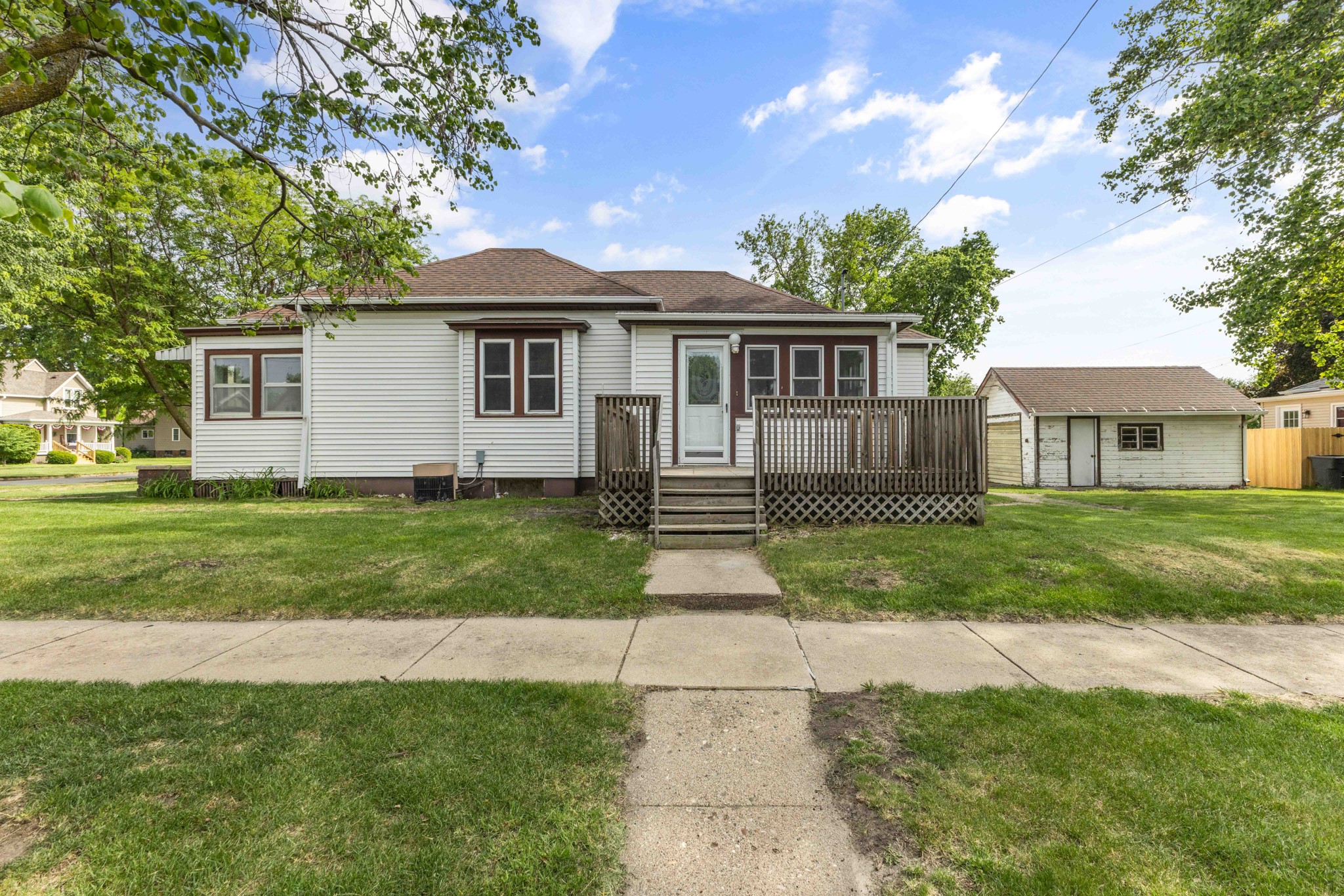 129 Linn Street Property Photo 1