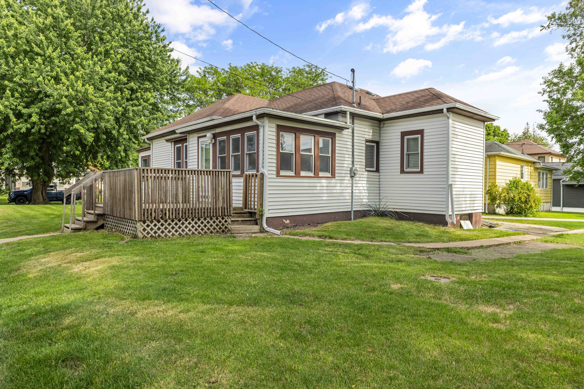 129 Linn Street Property Photo 3