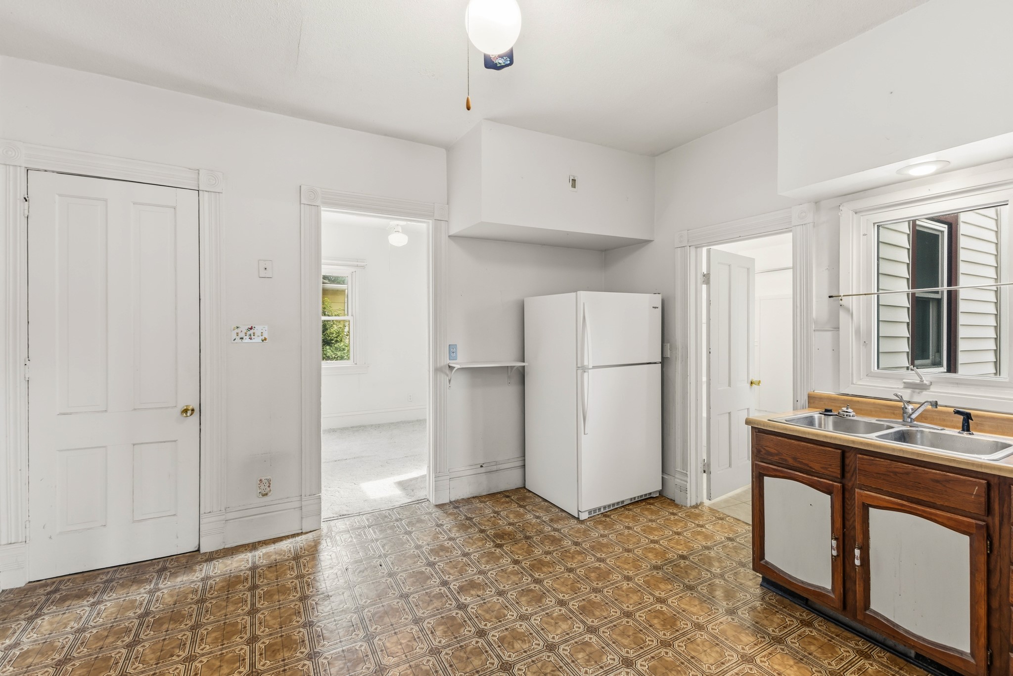 129 Linn Street Property Photo 7