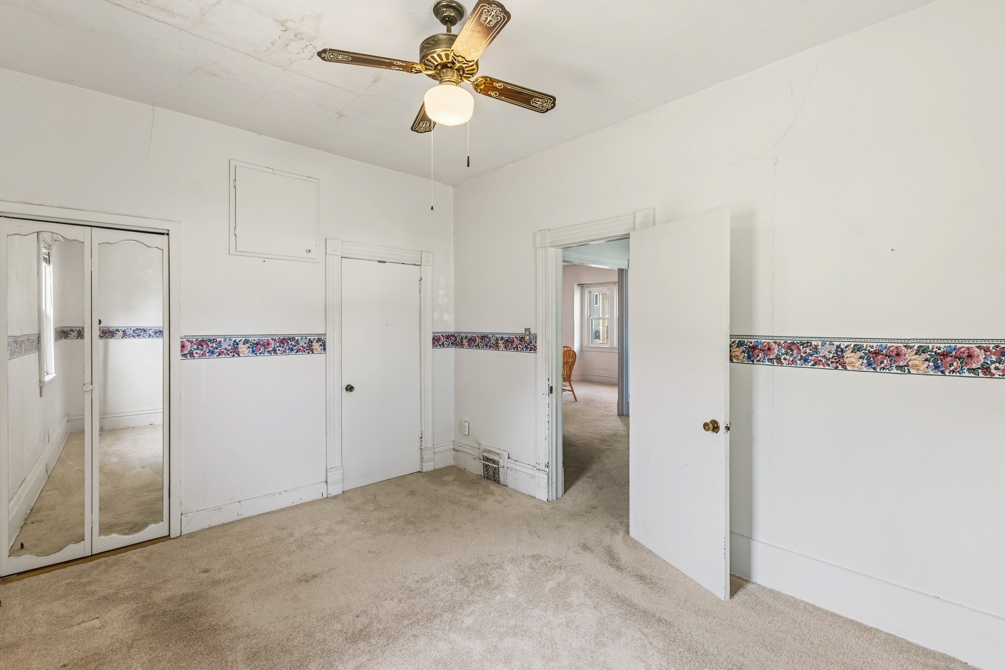 129 Linn Street Property Photo 23