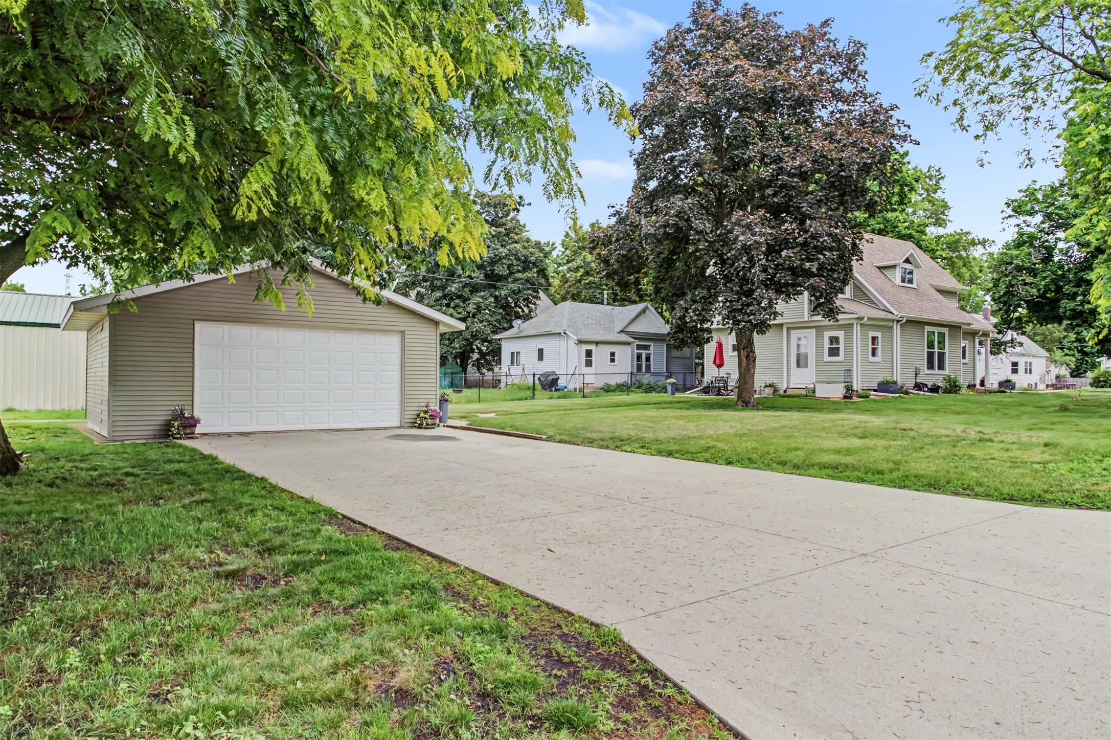 305 Monona Street Property Photo 3