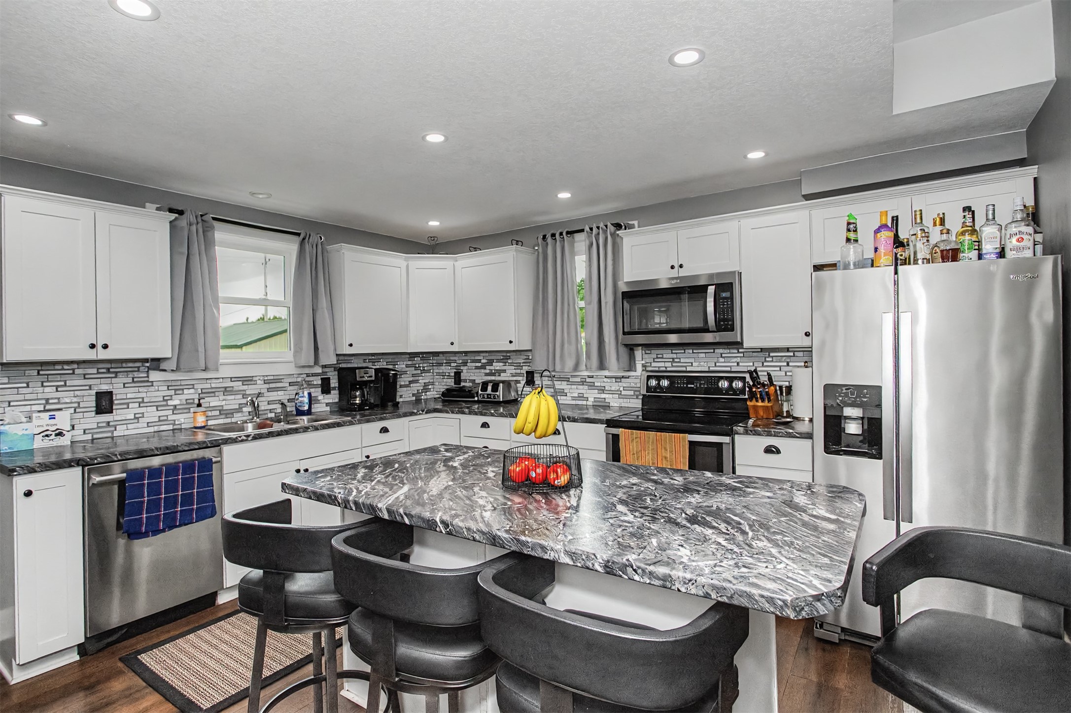 305 Monona Street Property Photo 10