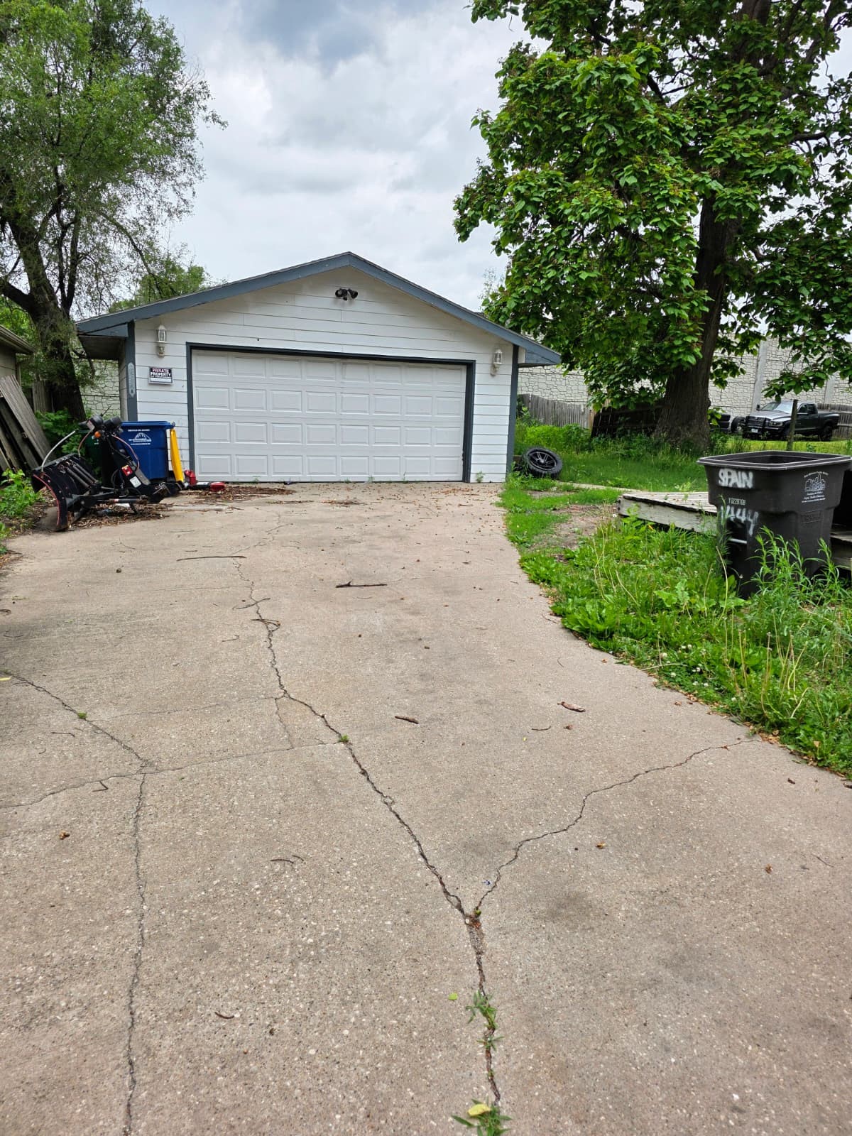 1444 E 22nd Street Property Photo 2