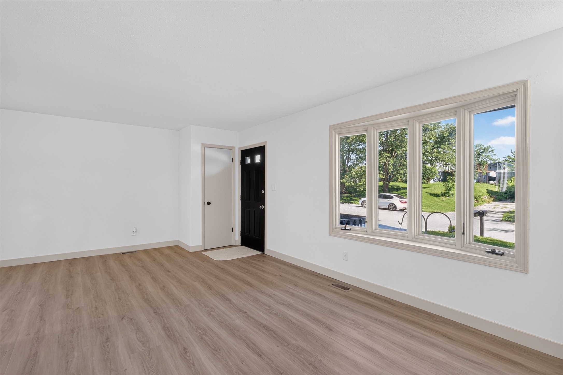4656 Hyperion Drive Property Photo 3