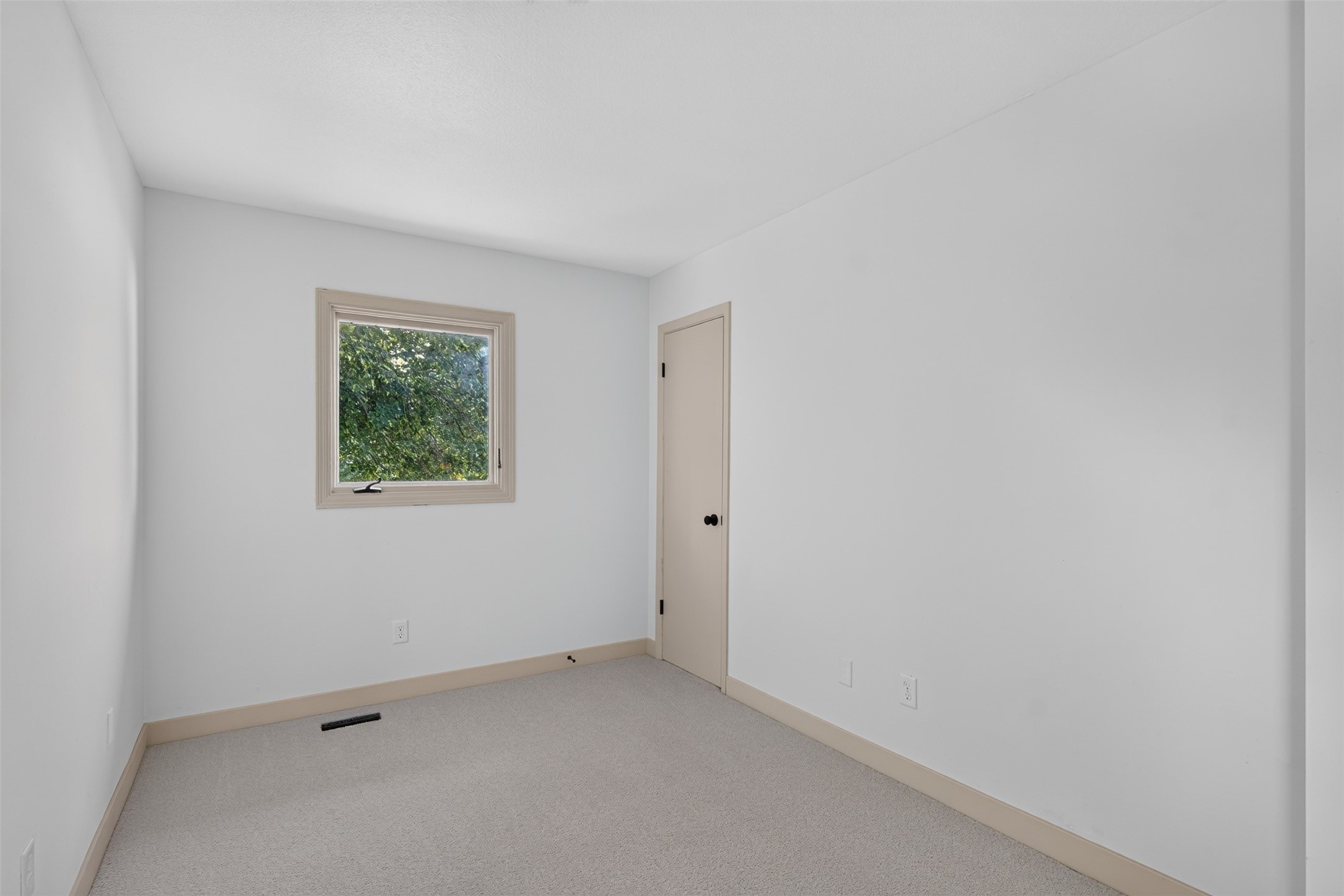 4656 Hyperion Drive Property Photo 8