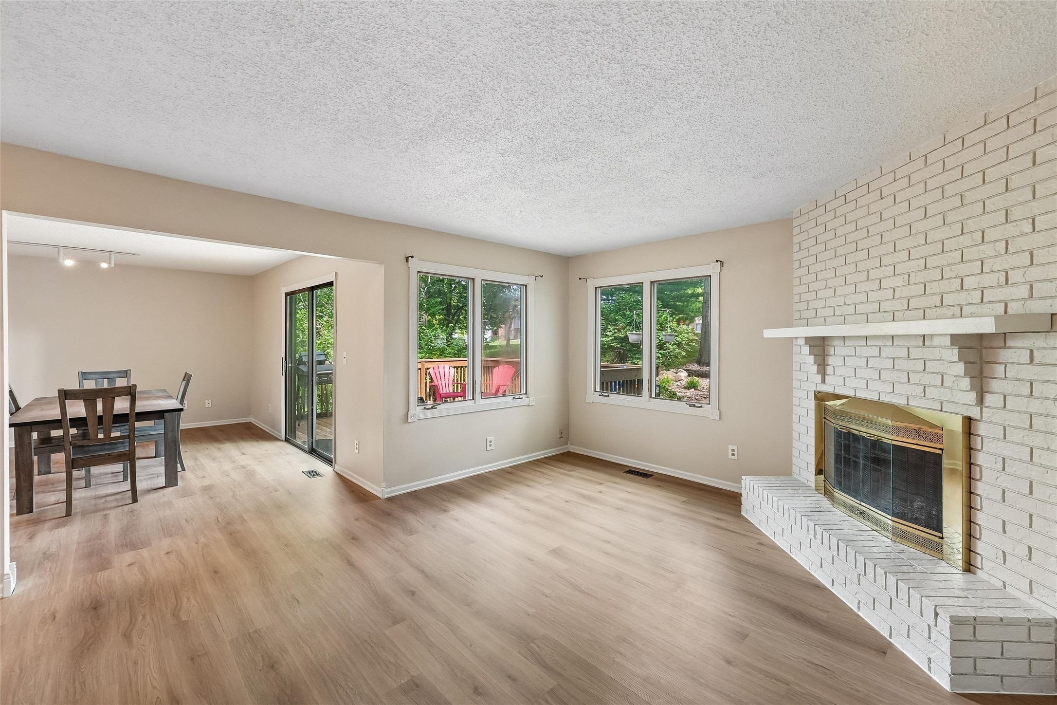 4909 W Park Drive Property Photo 3