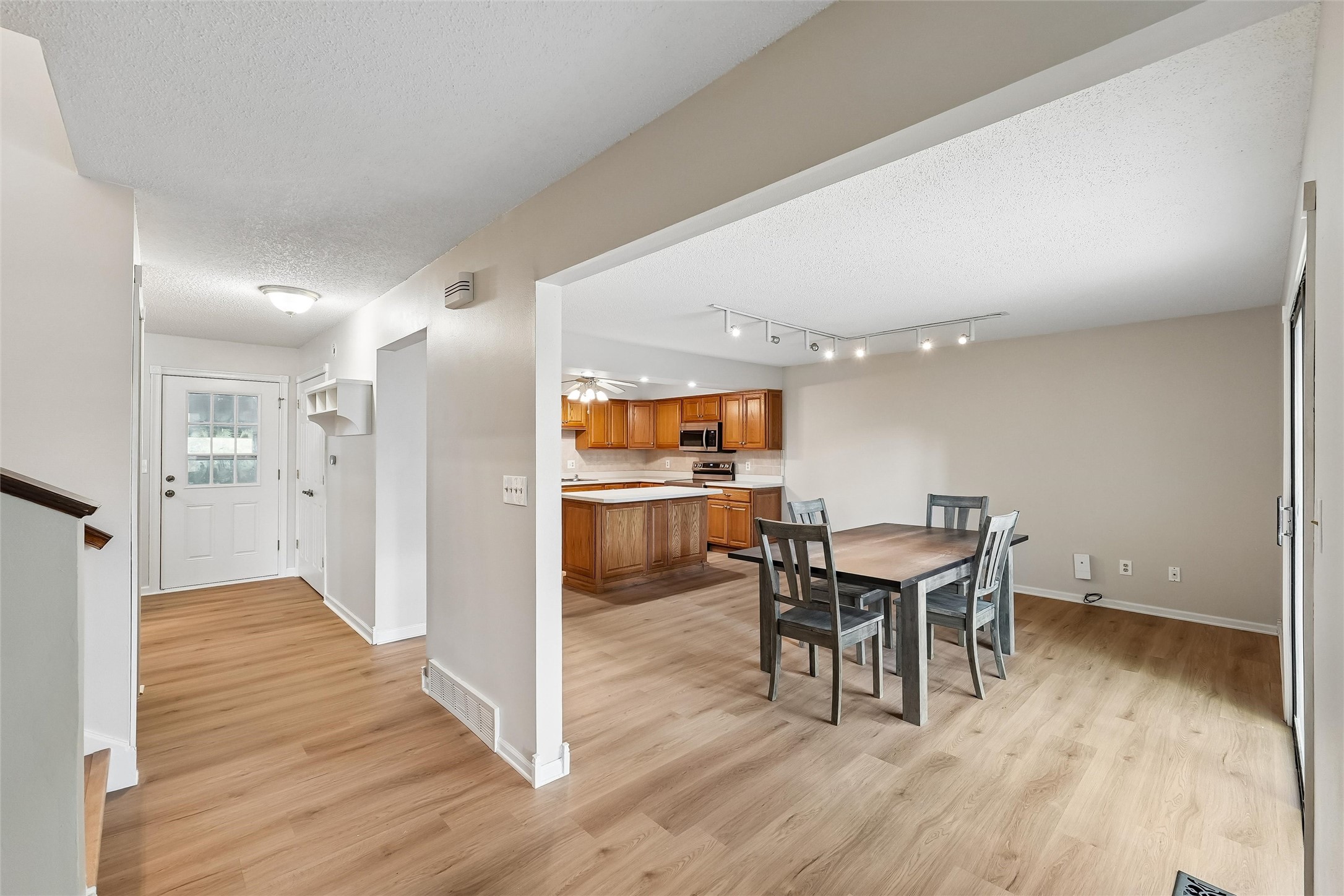 4909 W Park Drive Property Photo 4