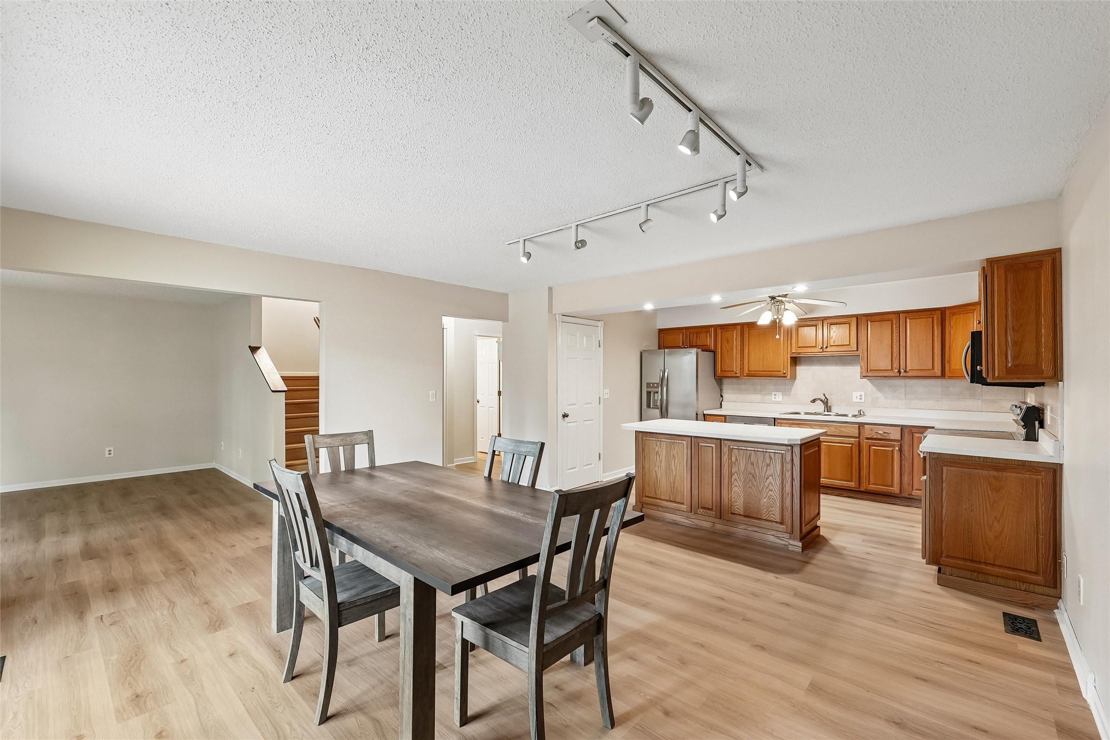 4909 W Park Drive Property Photo 5