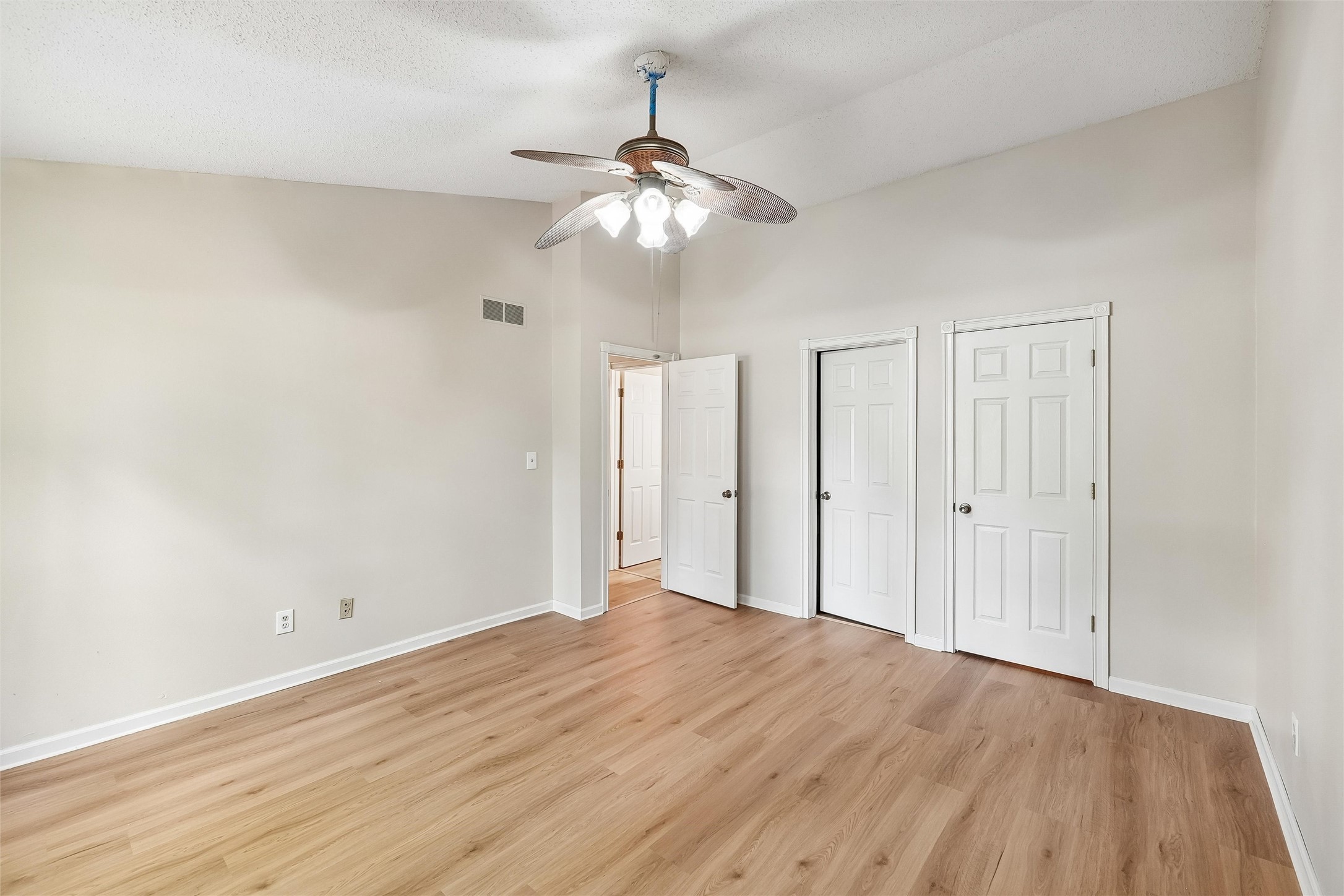 4909 W Park Drive Property Photo 24