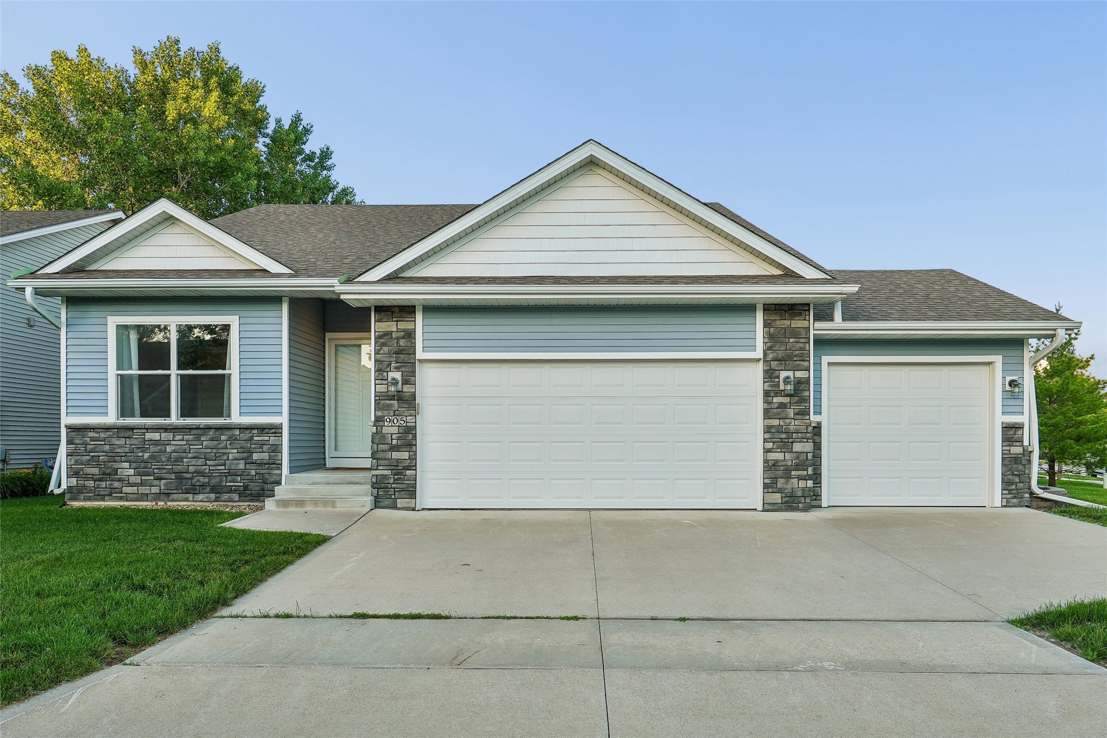 905 Chinook Way Property Photo 1