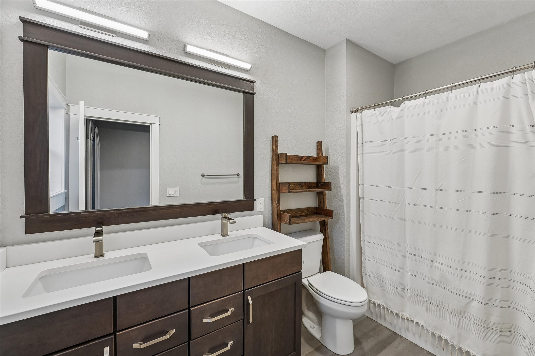 905 Chinook Way Property Photo 16