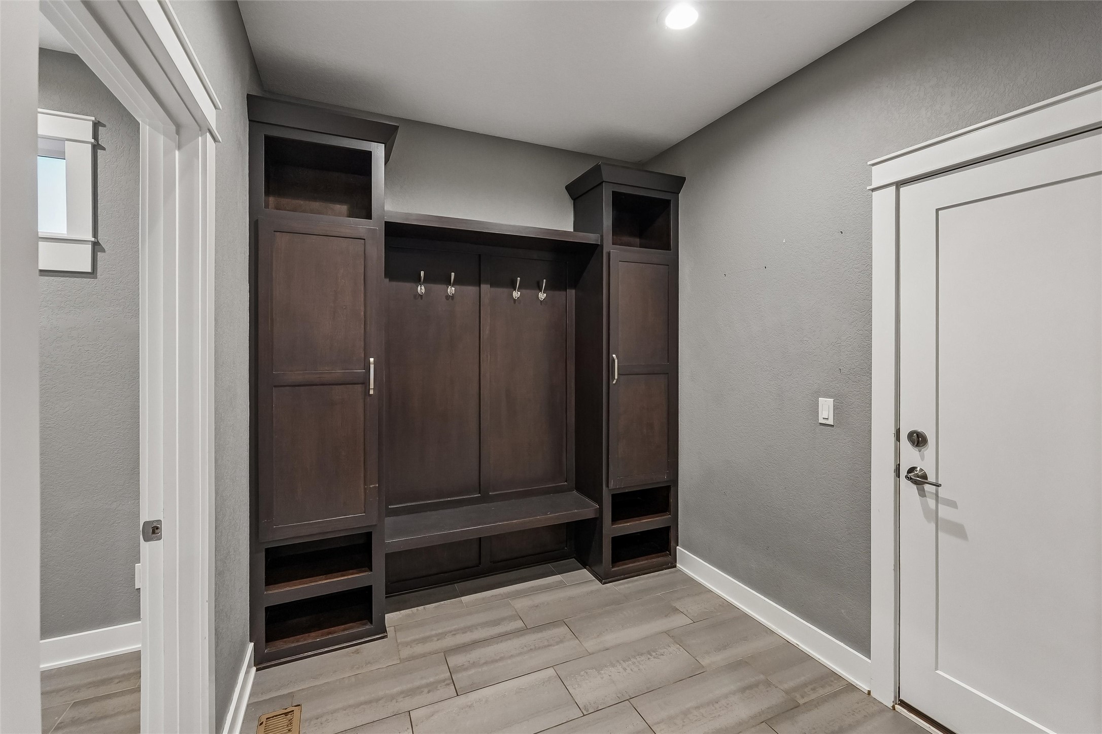 905 Chinook Way Property Photo 17