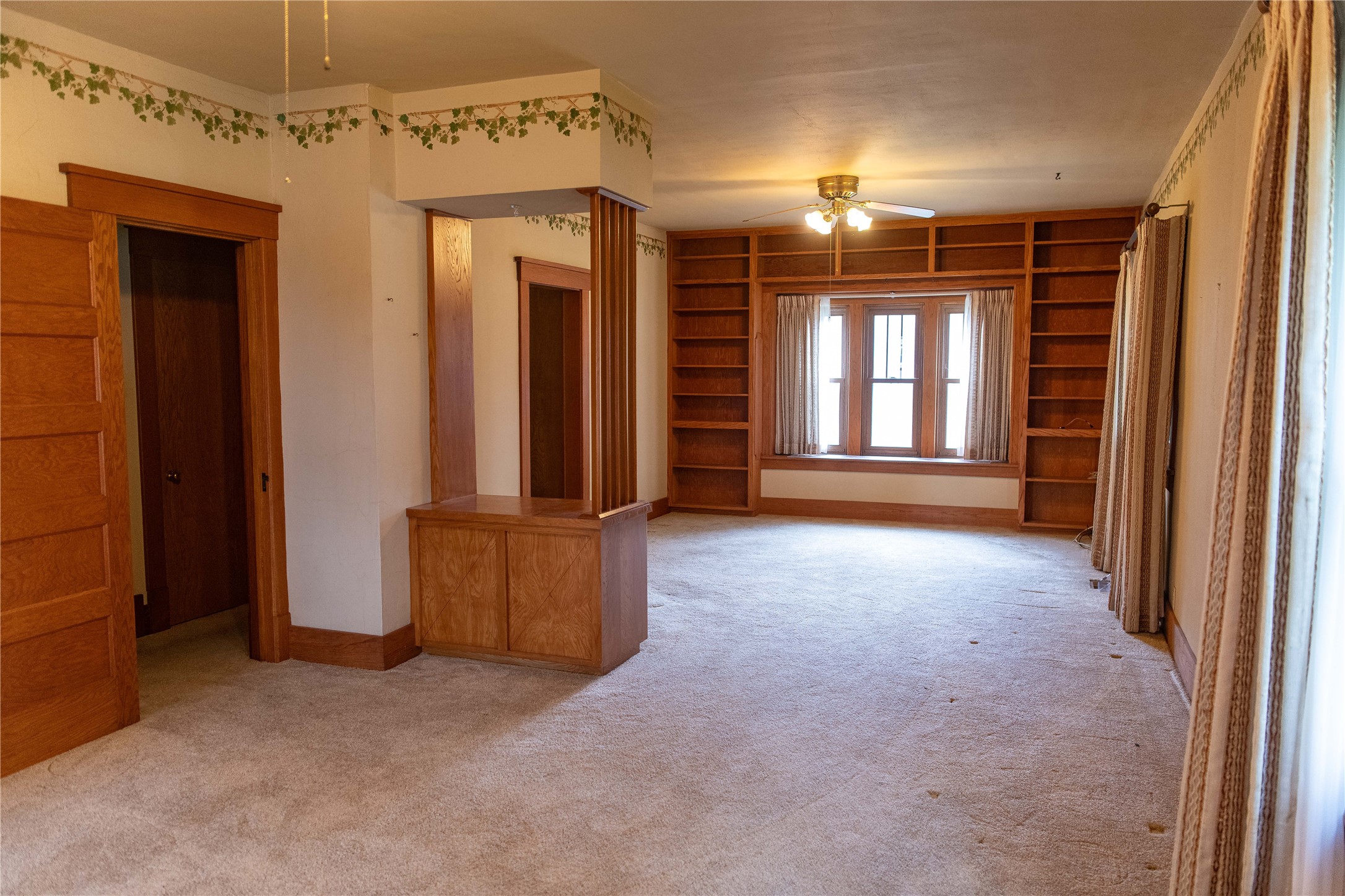 601 E 5th Street Property Photo 5