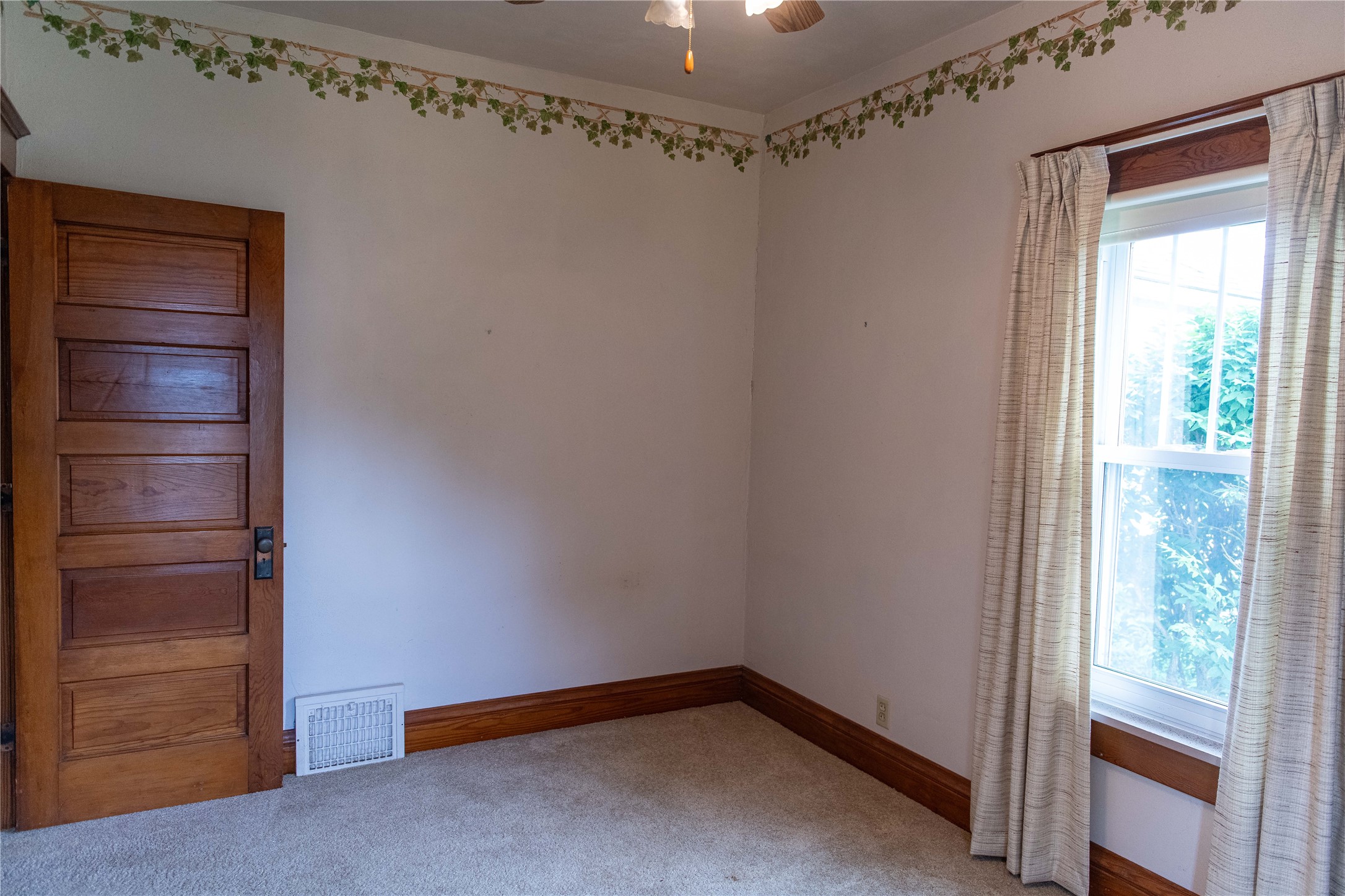 601 E 5th Street Property Photo 15
