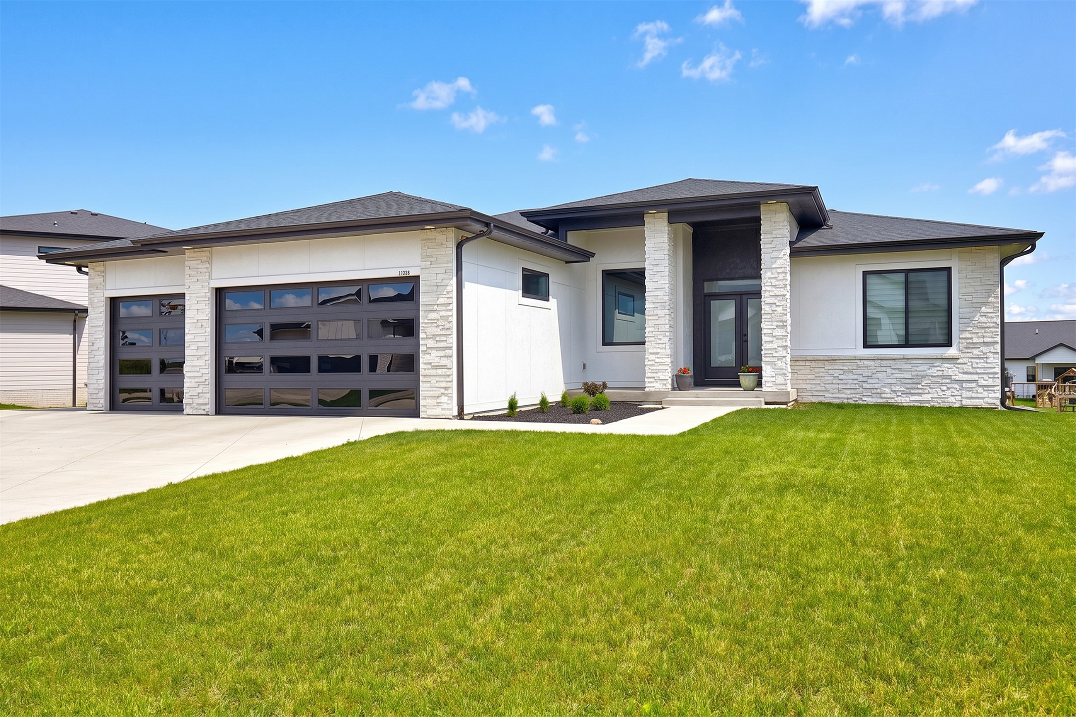 17938 Hammontree Circle Property Photo 1