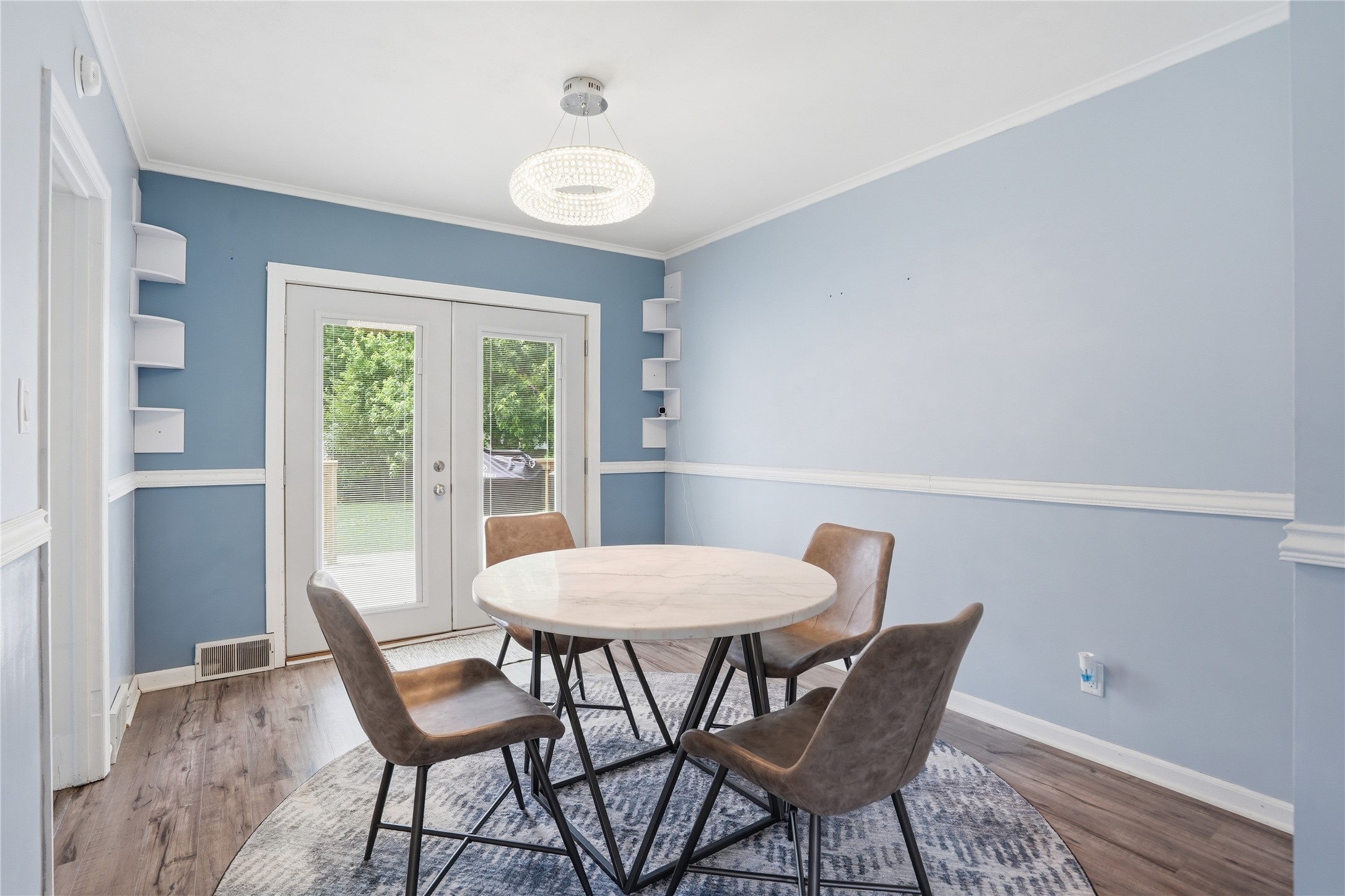 2102 55th Street Property Photo 7