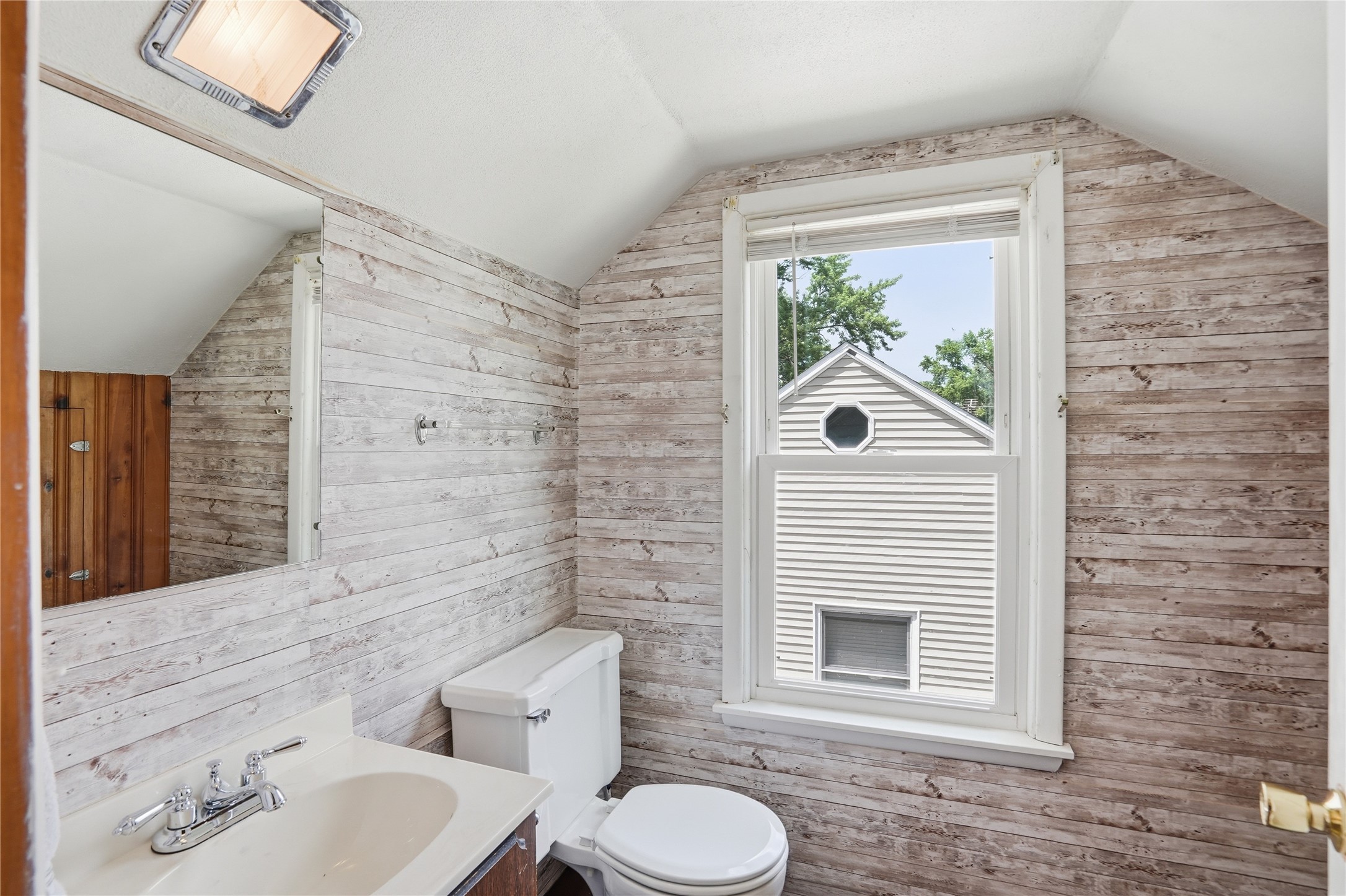 2102 55th Street Property Photo 20