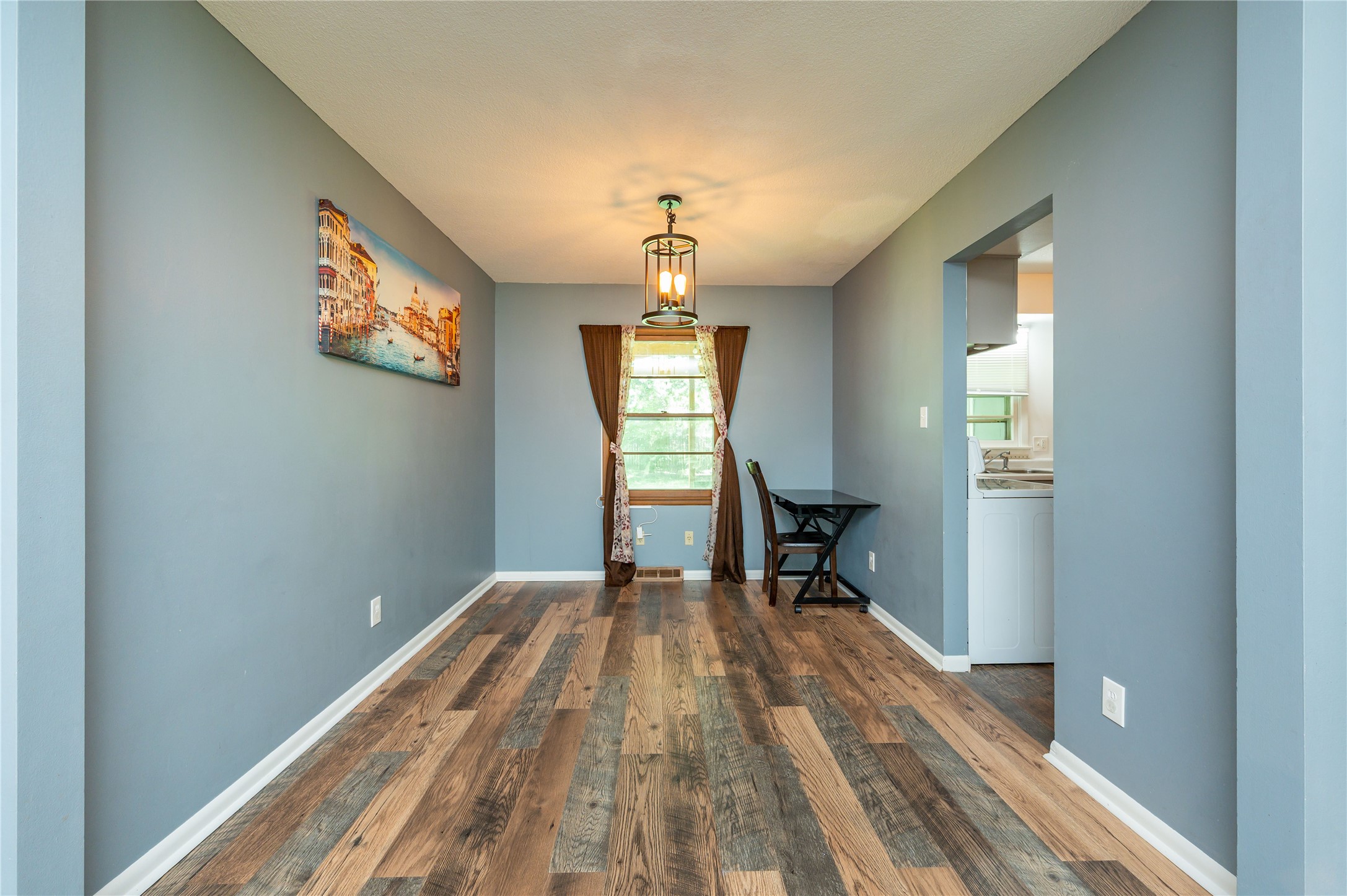 4305 65th Street Property Photo 5