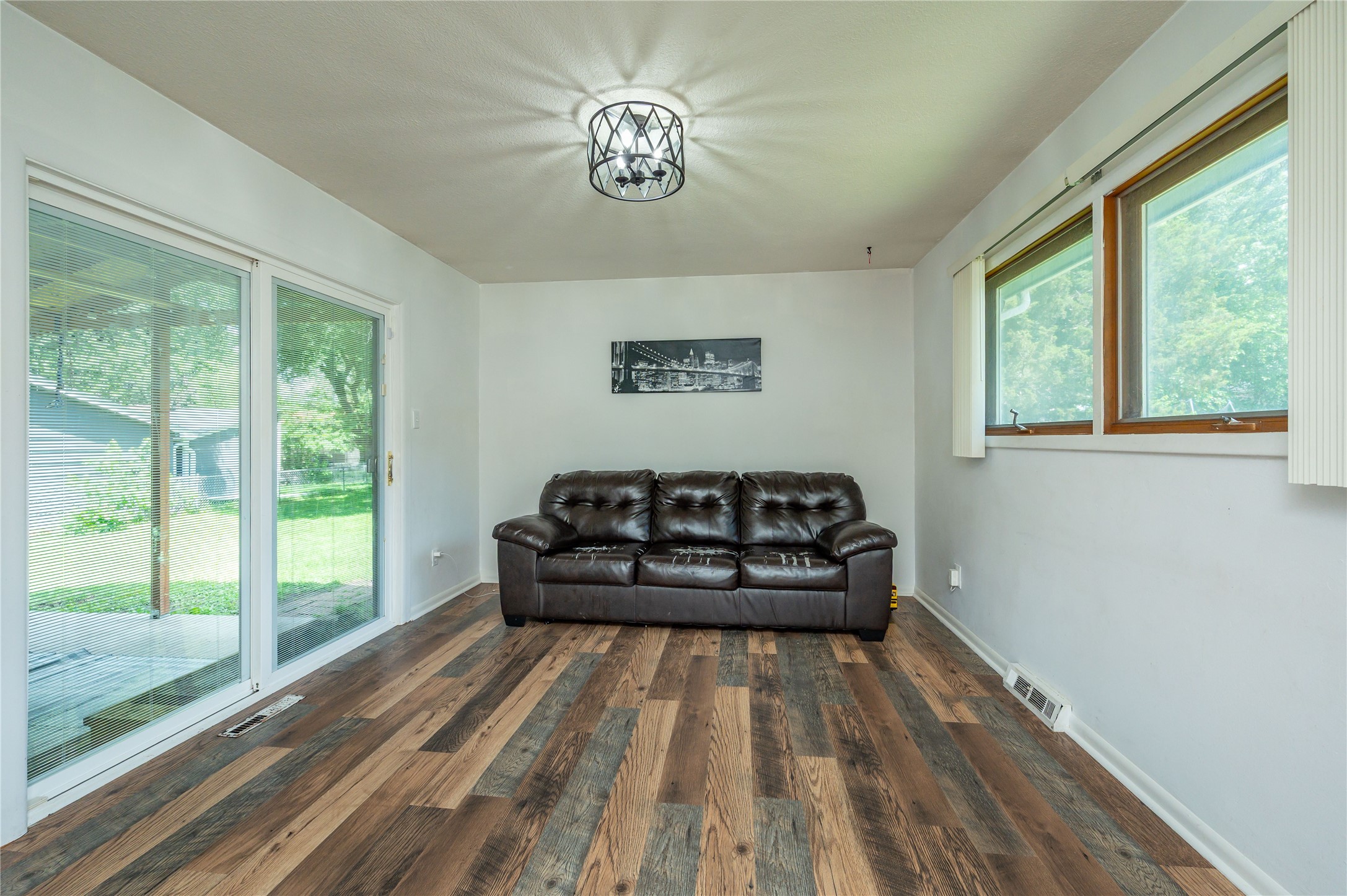 4305 65th Street Property Photo 9