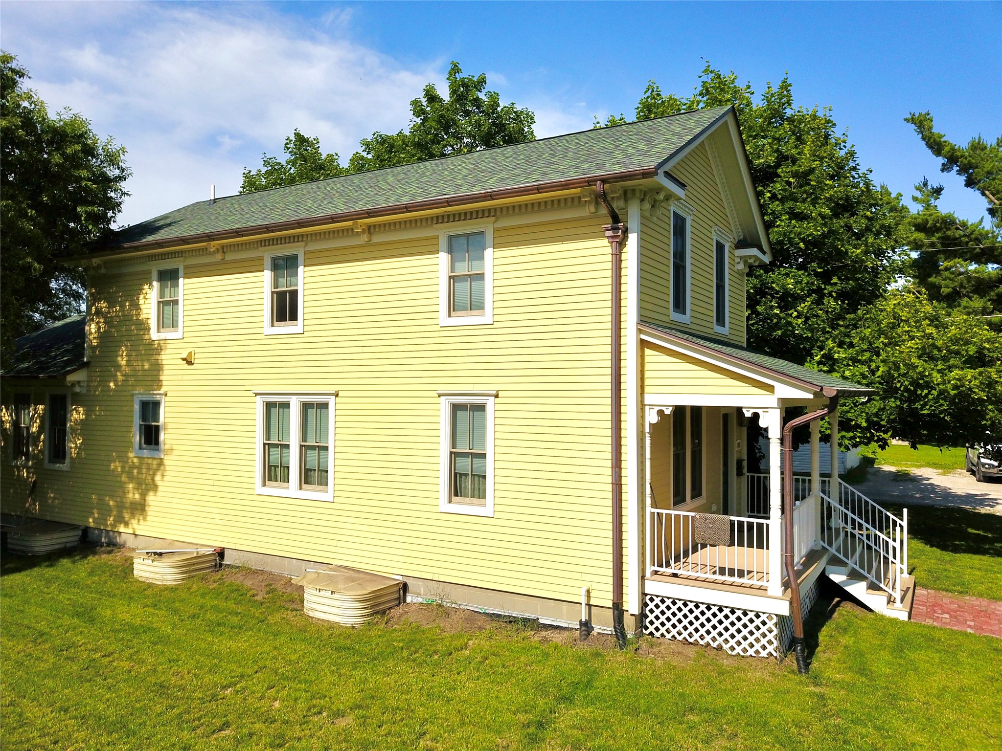 1316 4th Avenue Property Photo 2