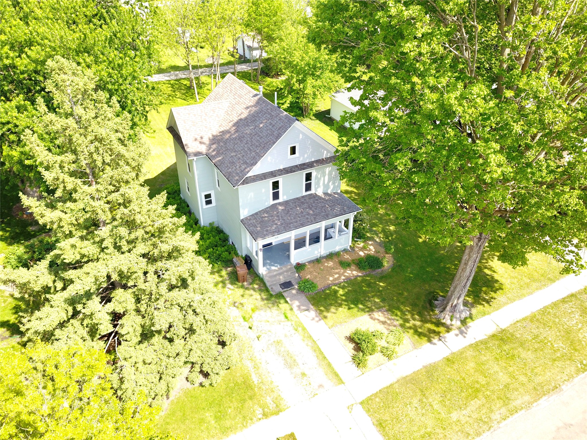 1016 Elm Street Property Photo 2