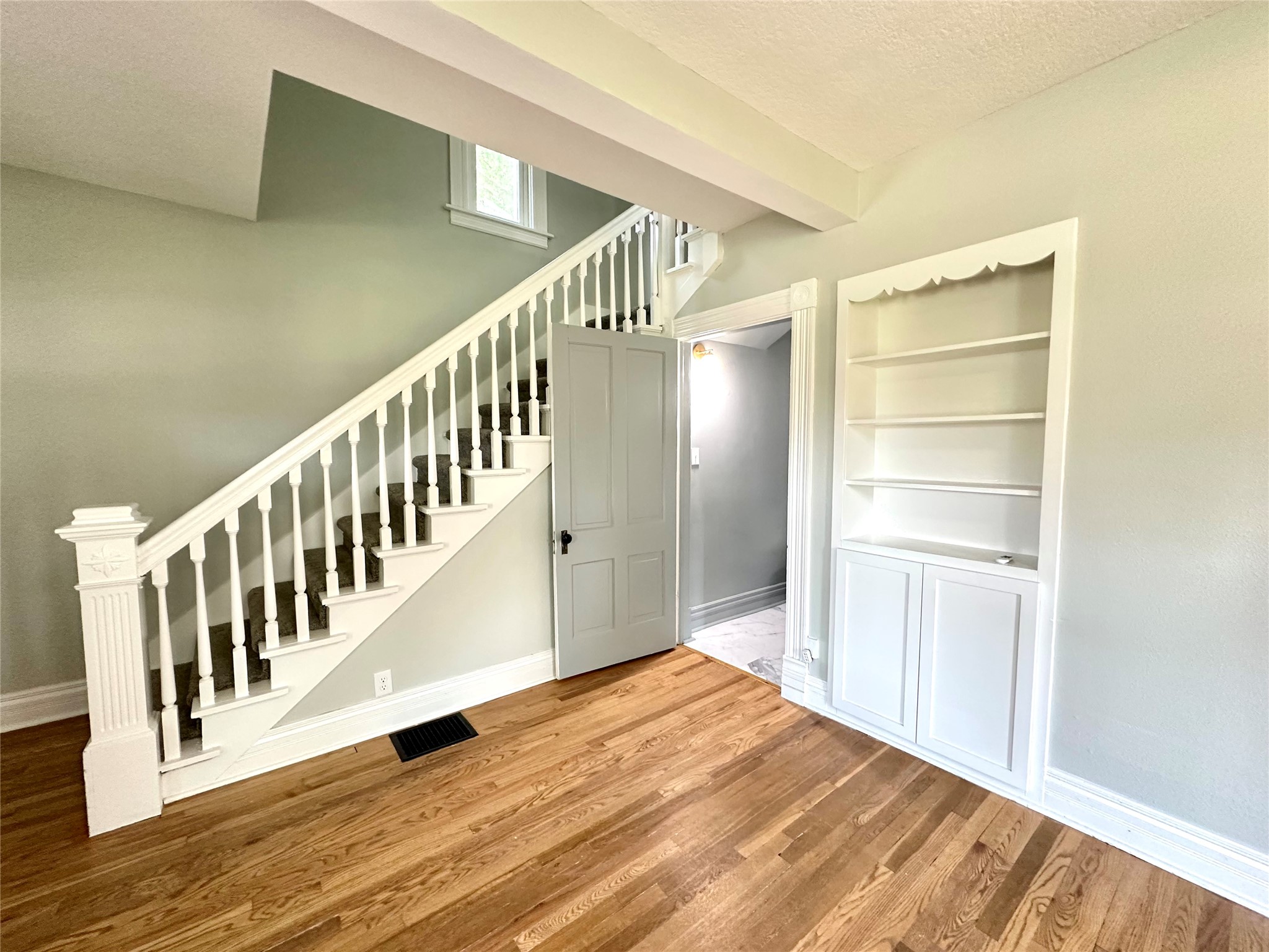 1016 Elm Street Property Photo 7