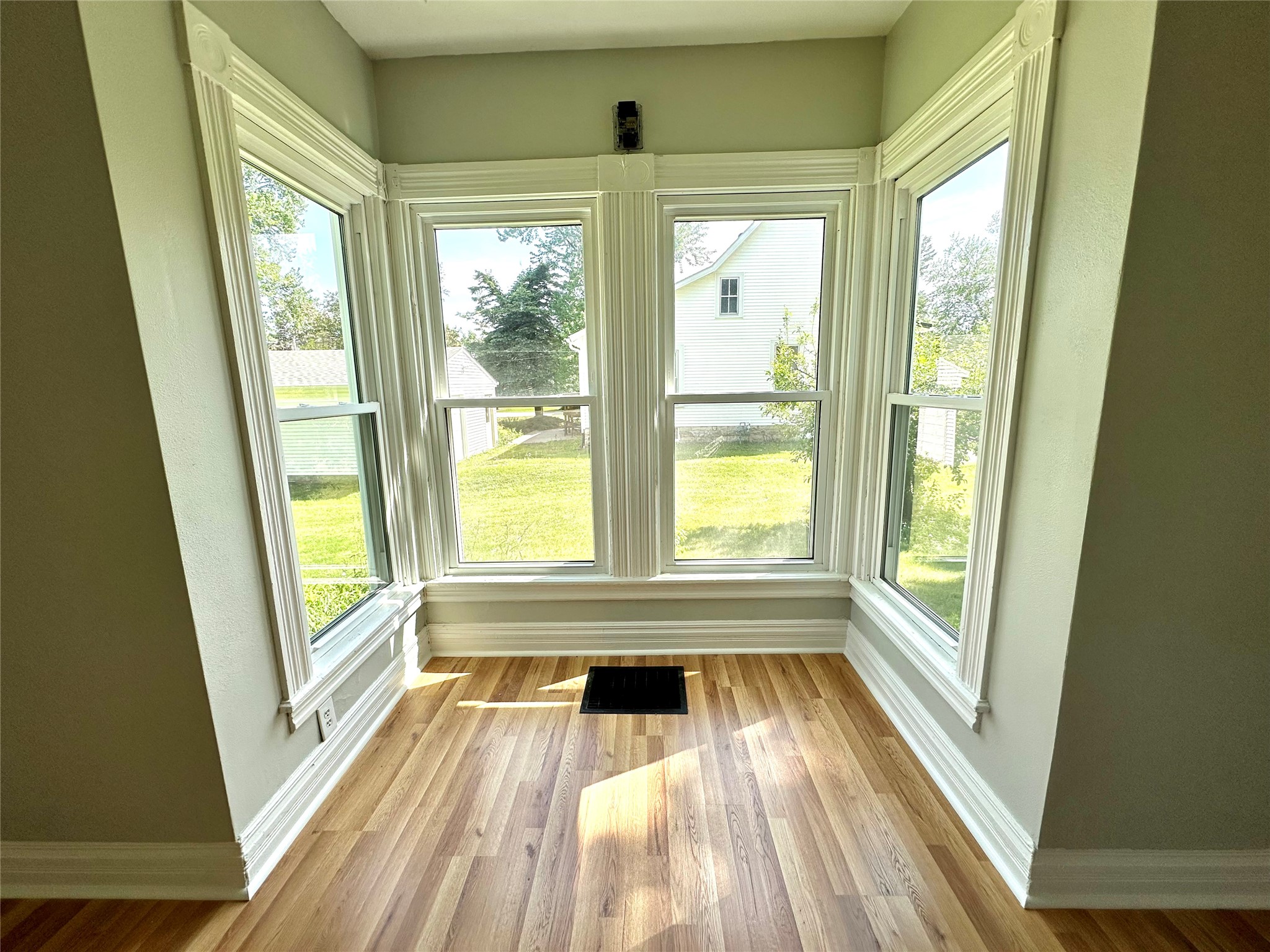 1016 Elm Street Property Photo 10
