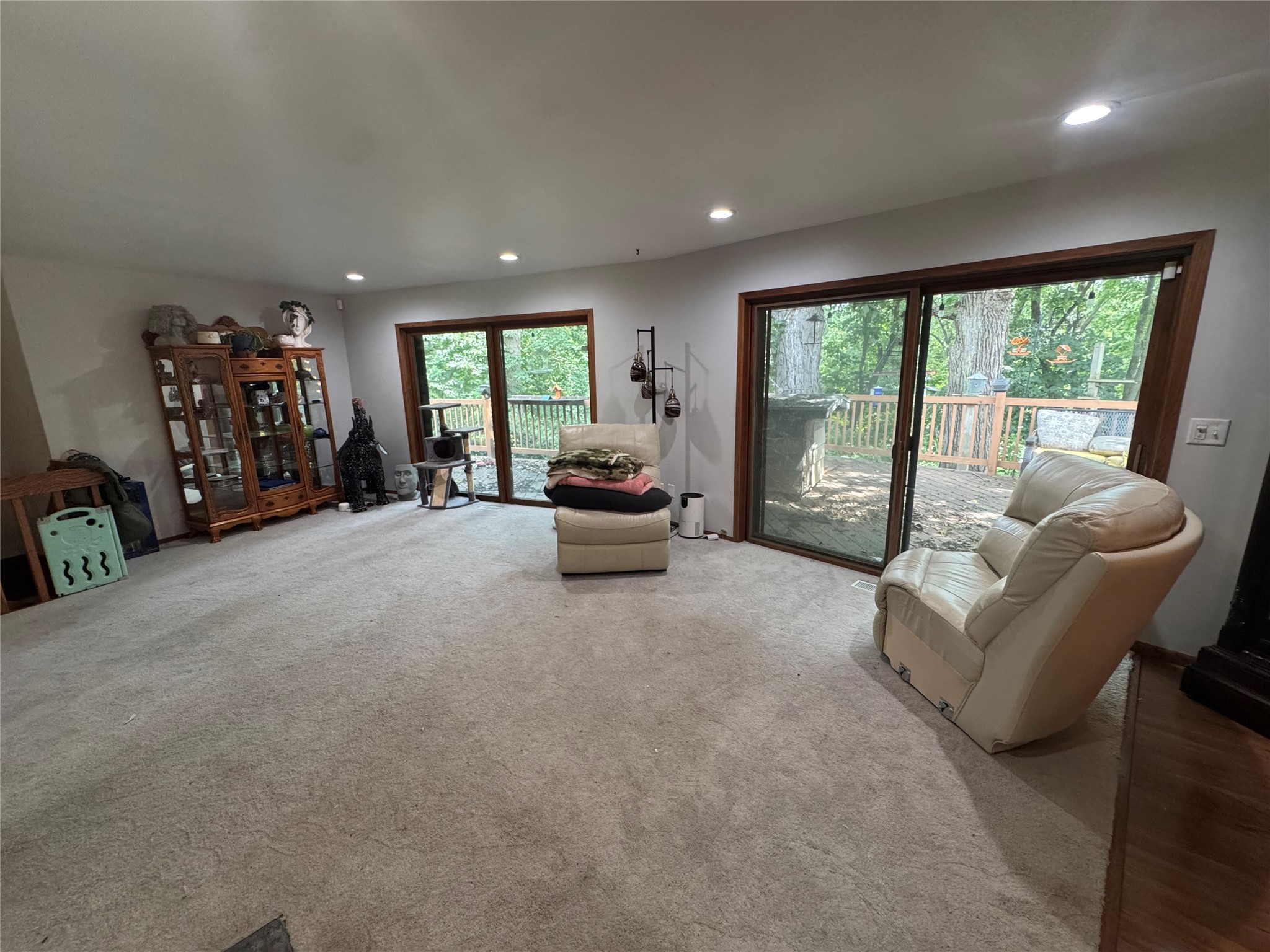 2480 Inkpaduta Avenue Property Photo 4