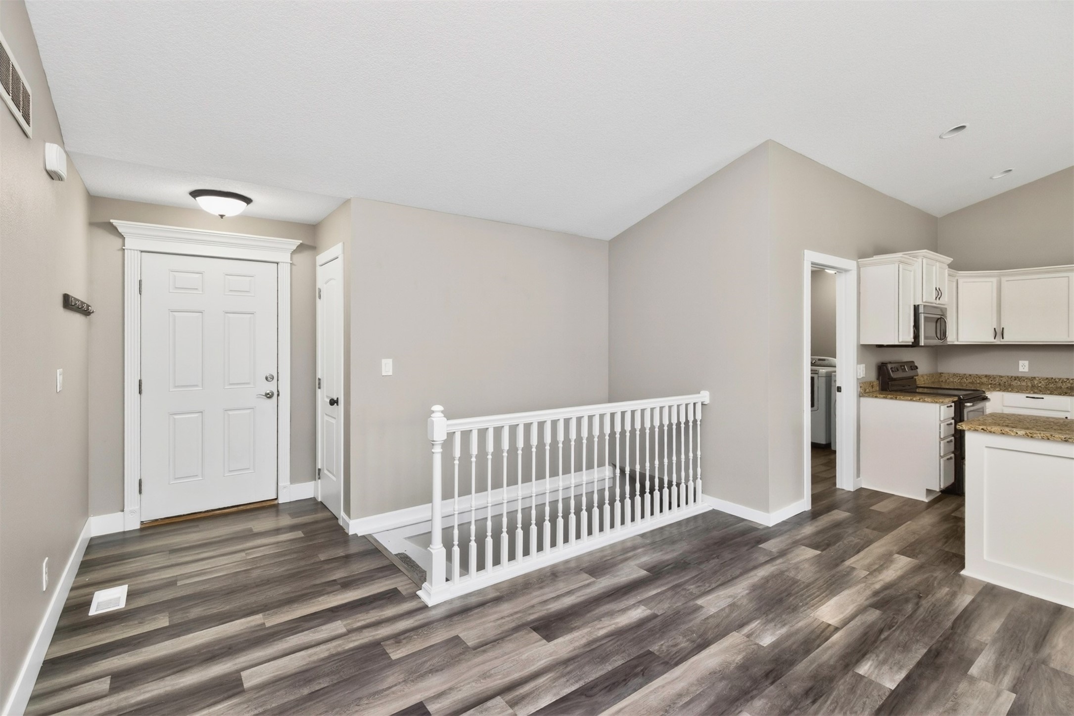 2411 Nw Ashland Parkway Property Photo 7