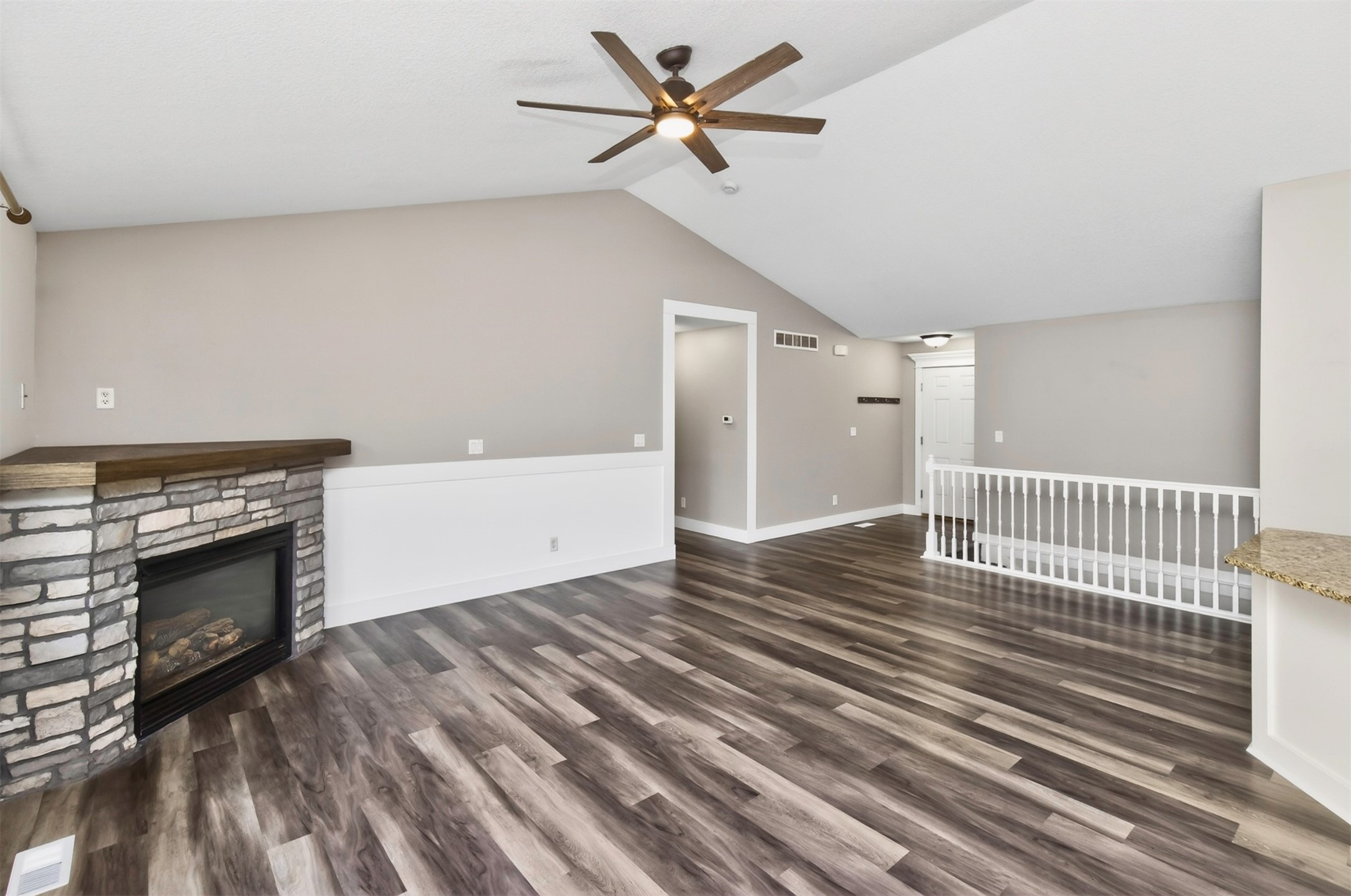 2411 Nw Ashland Parkway Property Photo 8