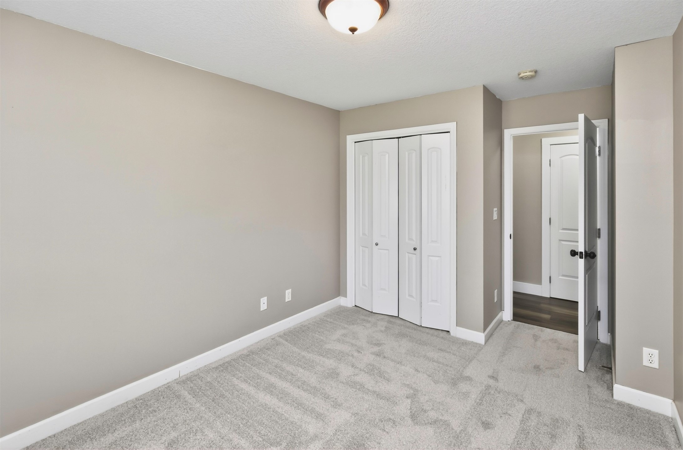 2411 Nw Ashland Parkway Property Photo 12