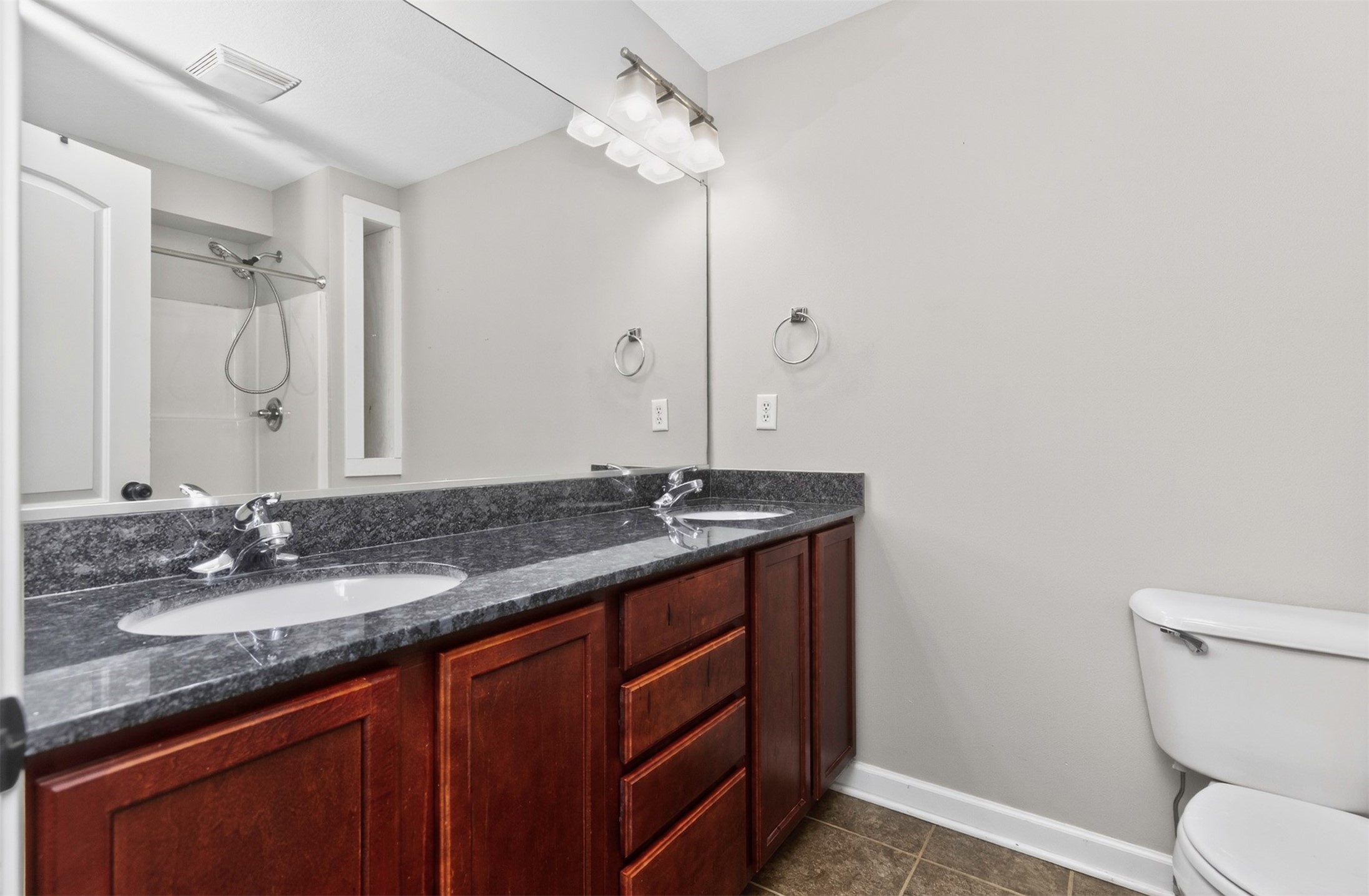 2411 Nw Ashland Parkway Property Photo 16