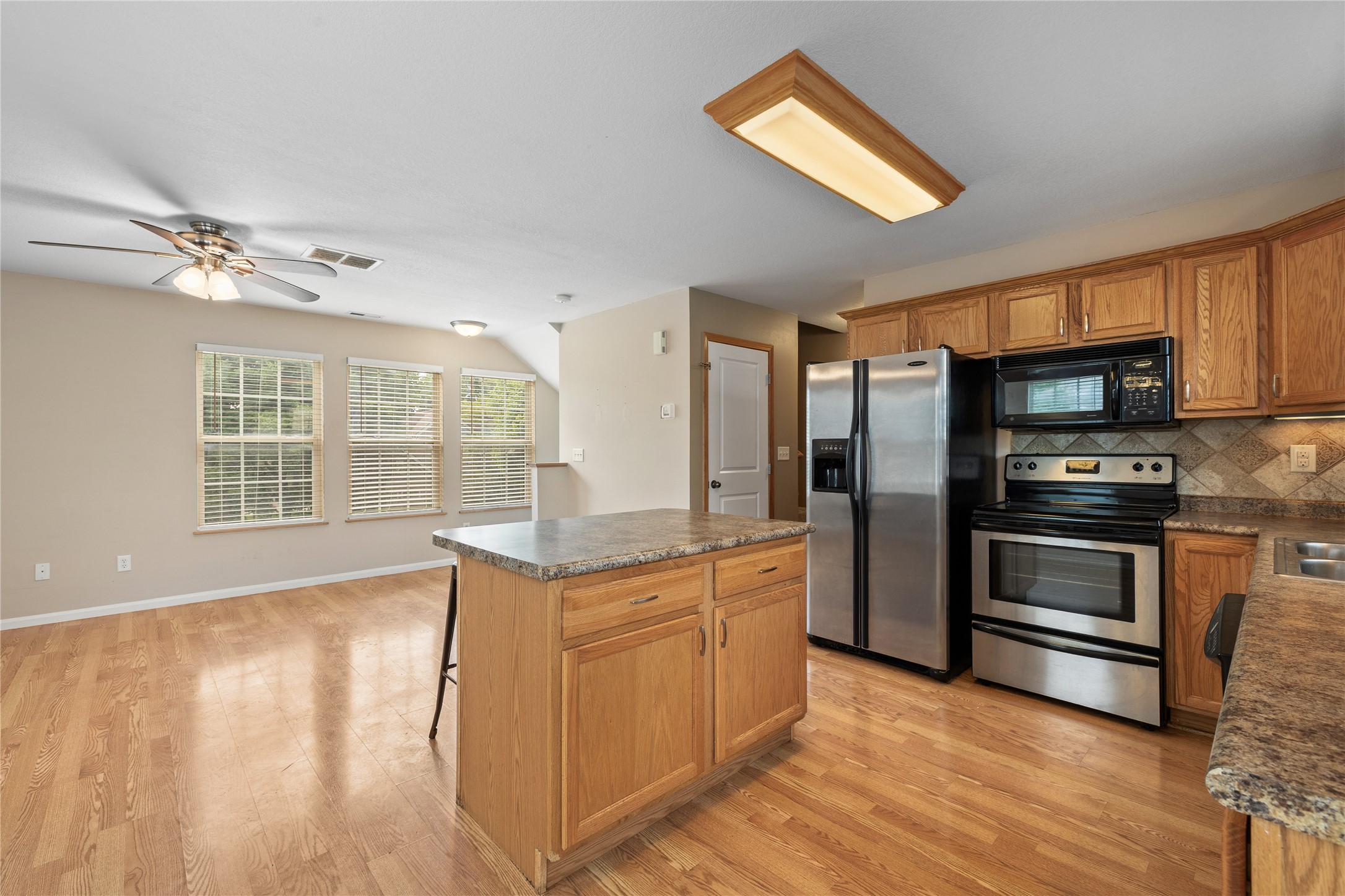 15208 Greenbelt Drive Property Photo 7
