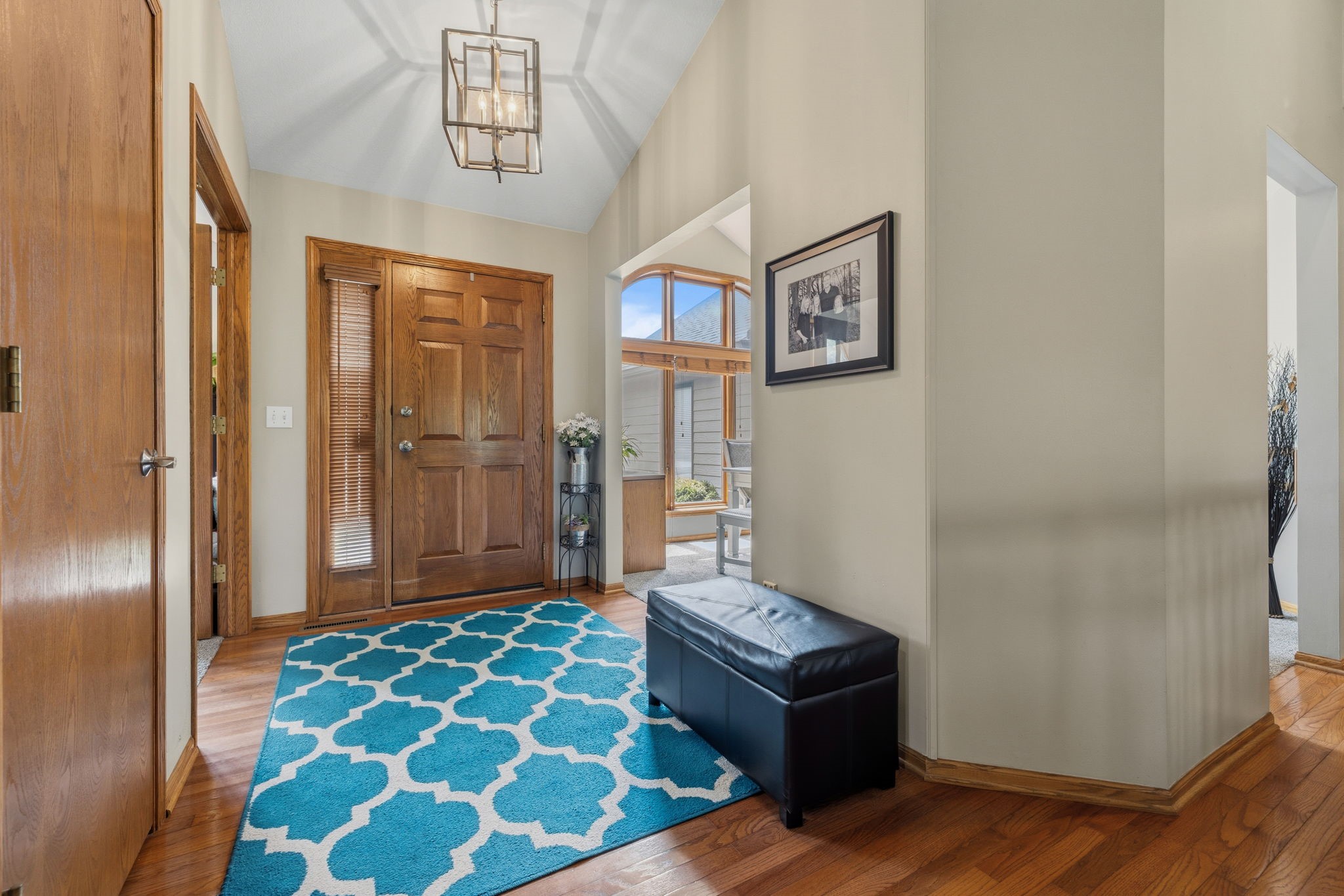 1026 Ne Aspen Circle Property Photo 3
