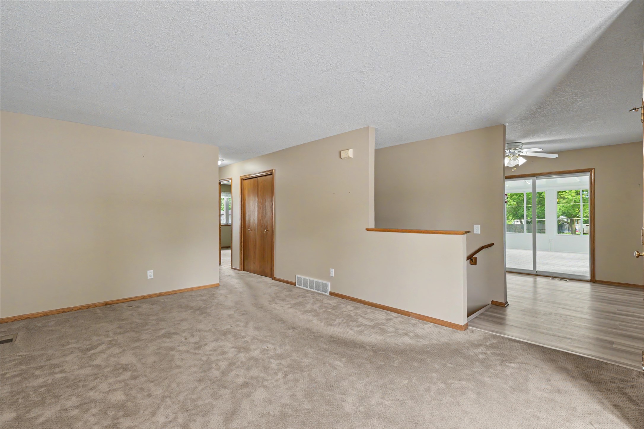 604 Se Tower Court Property Photo 4