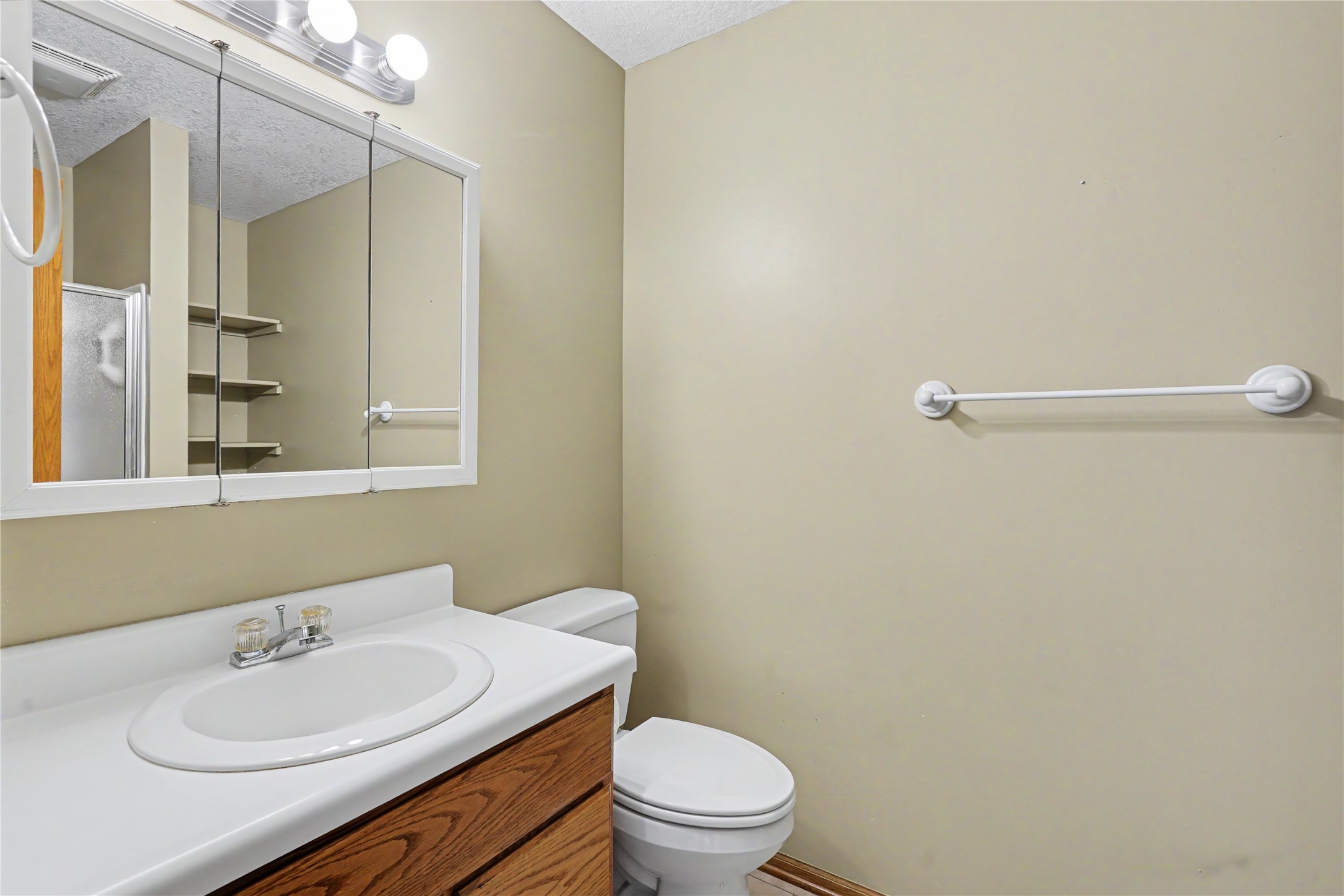 604 Se Tower Court Property Photo 11