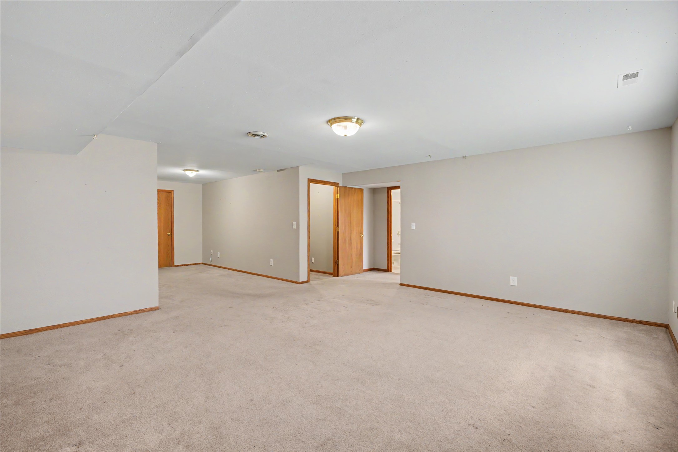 604 Se Tower Court Property Photo 16