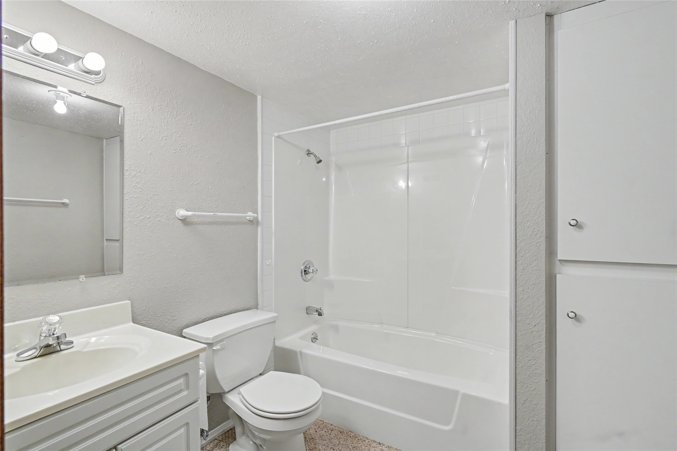 604 Se Tower Court Property Photo 19