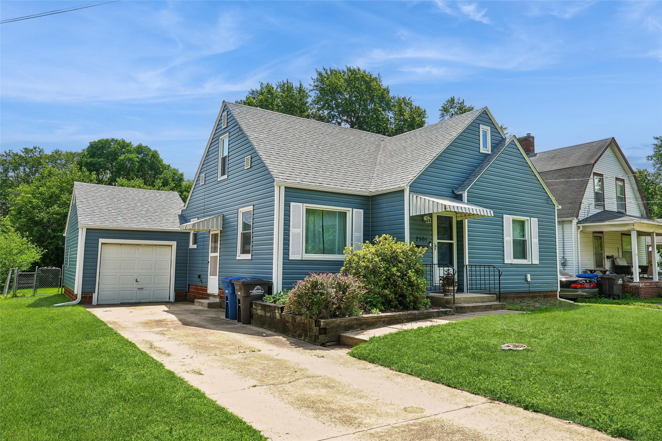 2501 49th Street Property Photo 2