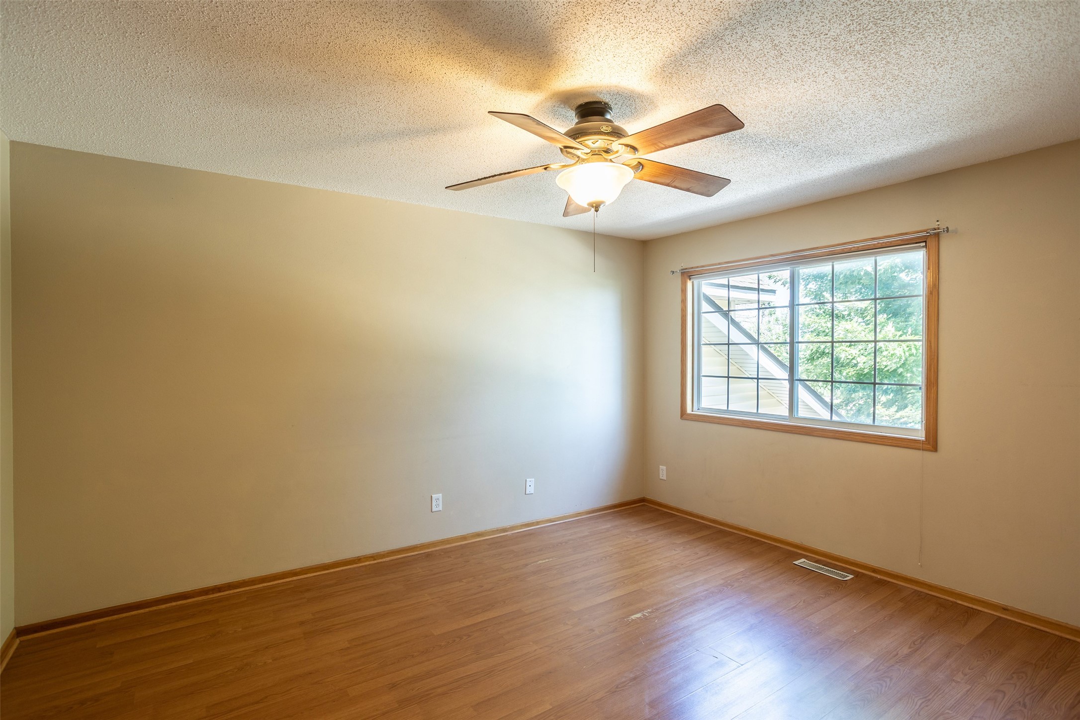 1529 Se Delaware Avenue 7 Property Photo 14