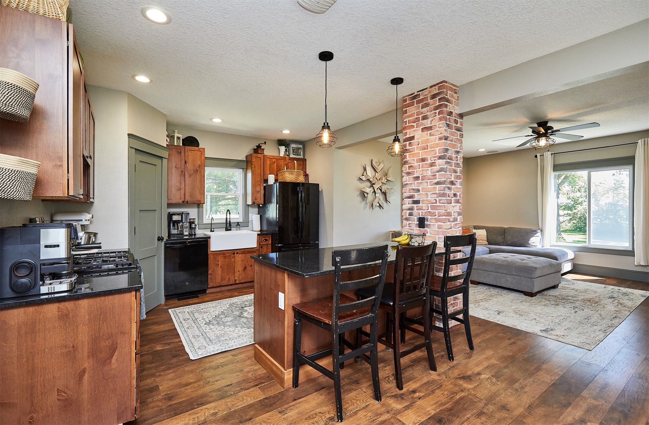 18511 B Avenue Property Photo 7