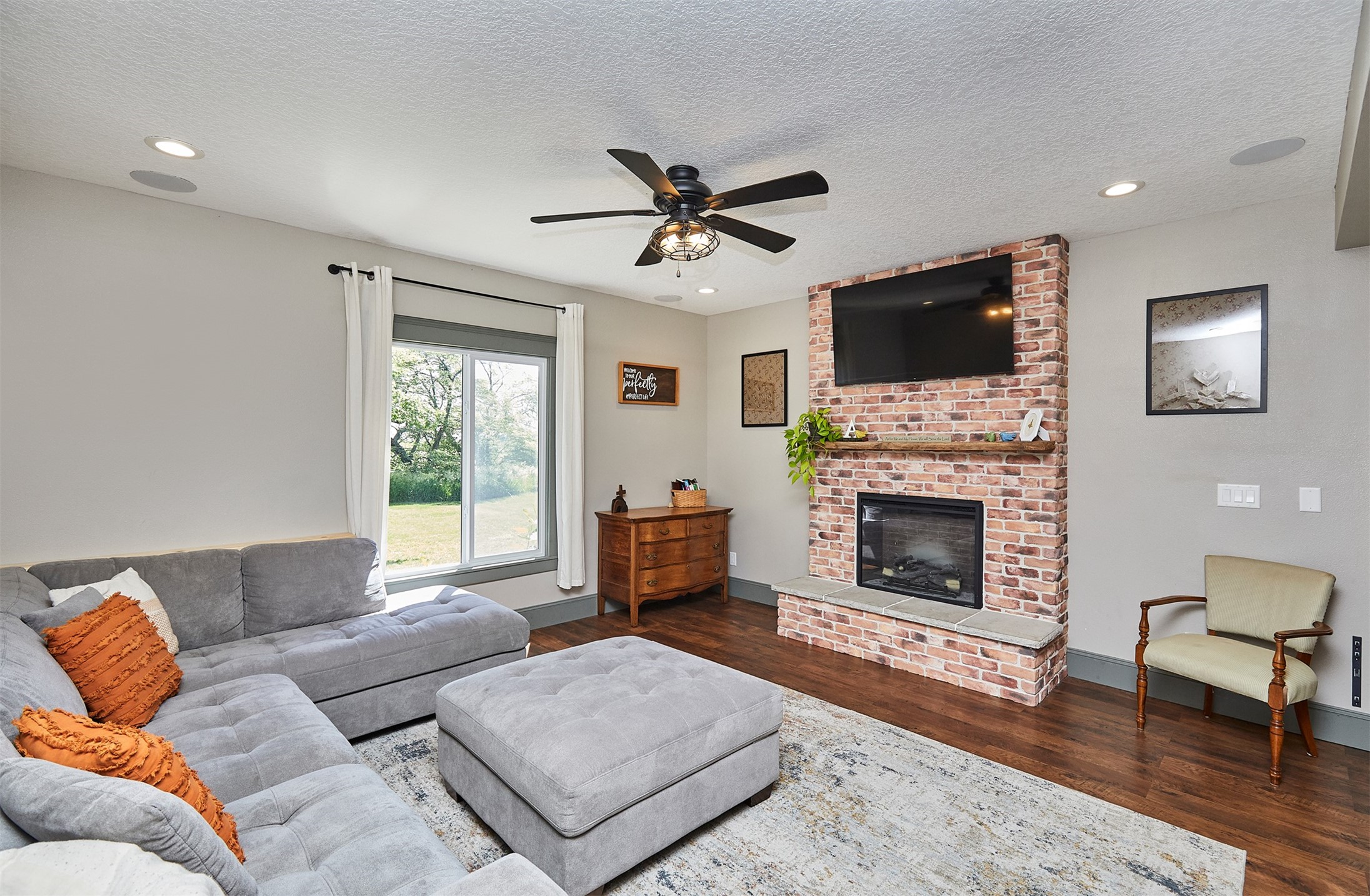 18511 B Avenue Property Photo 9