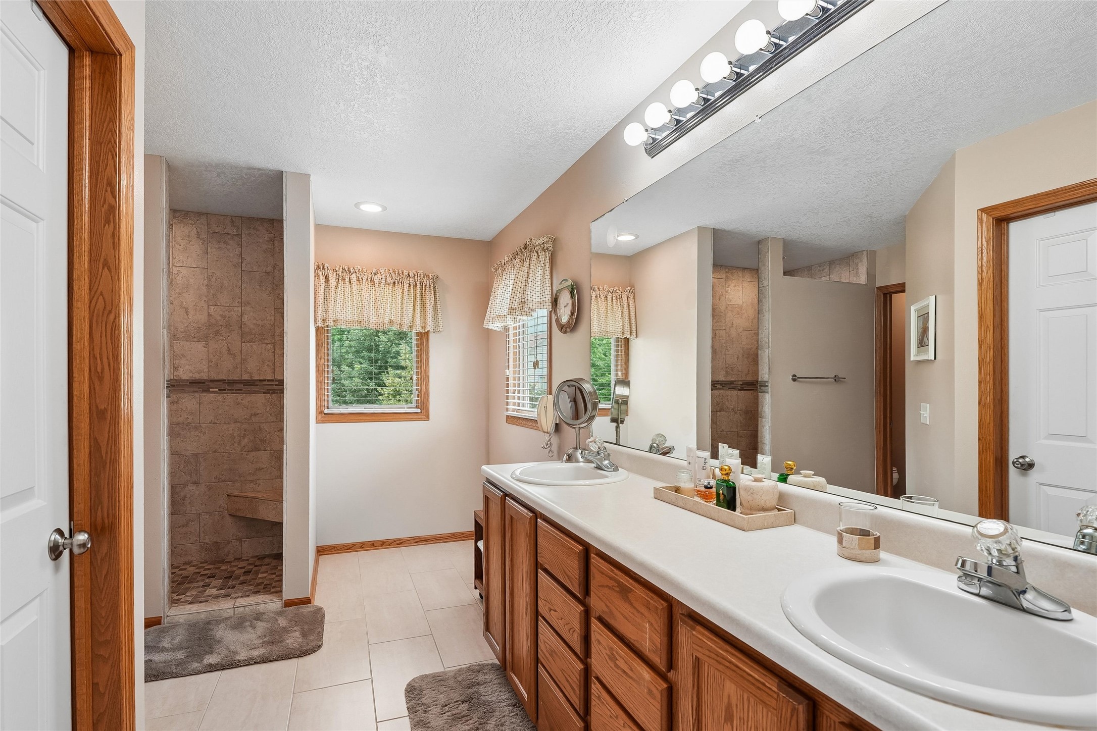 3106 E Spring Street Property Photo 18