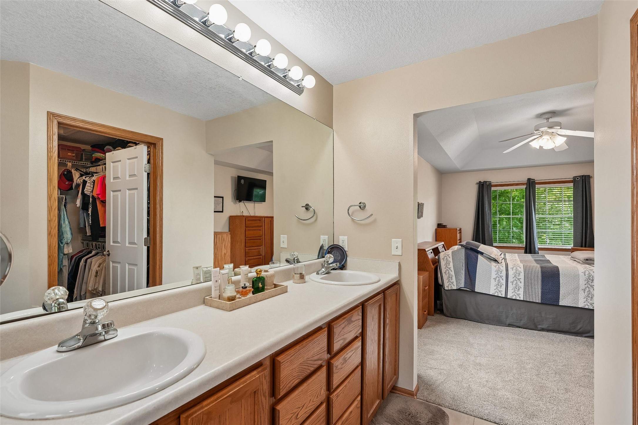 3106 E Spring Street Property Photo 19