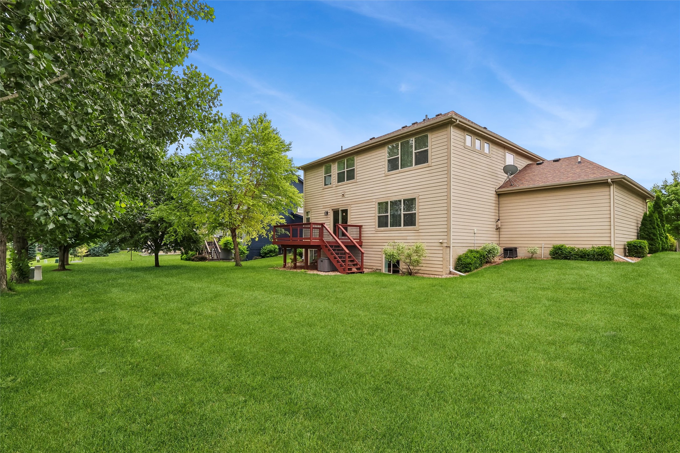 16651 Oakbrook Drive Property Photo 2