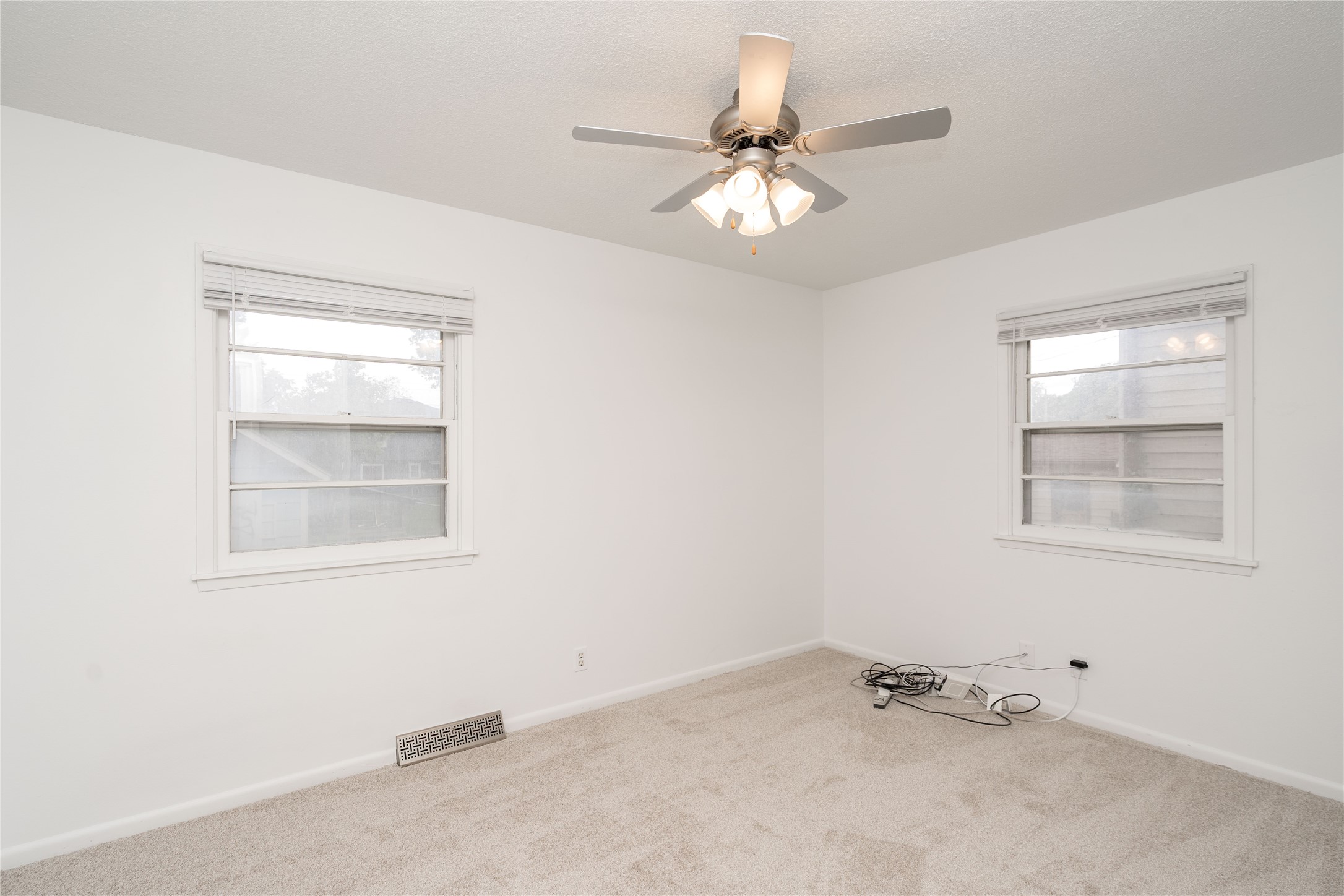 825 Se 4th Street Property Photo 12