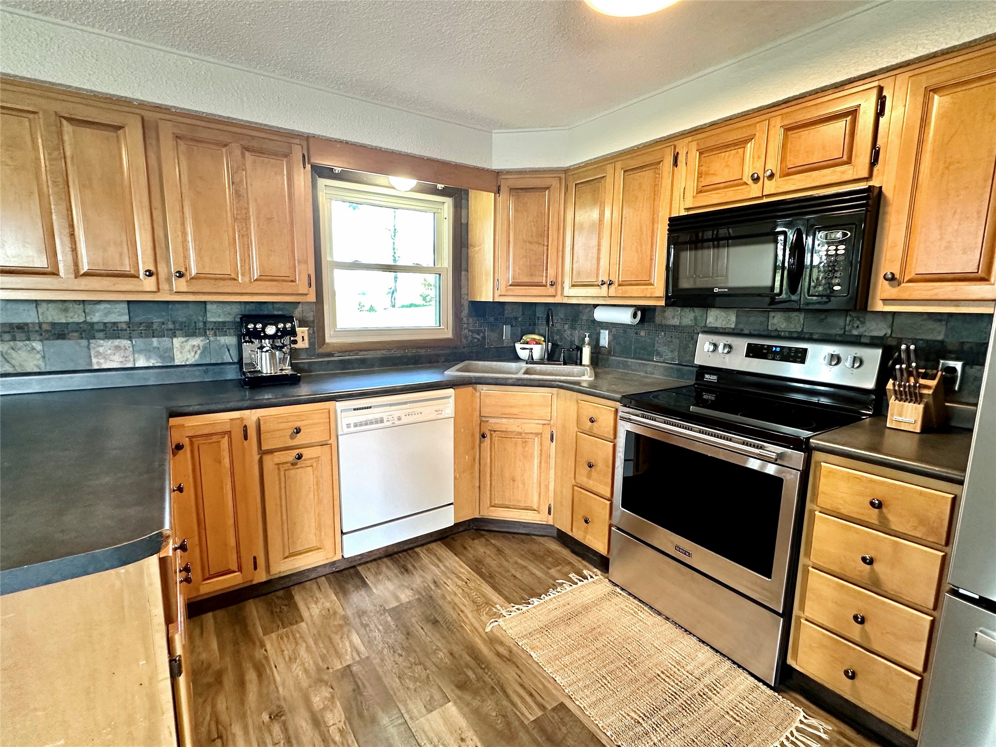 21 Eagle Drive Property Photo 6