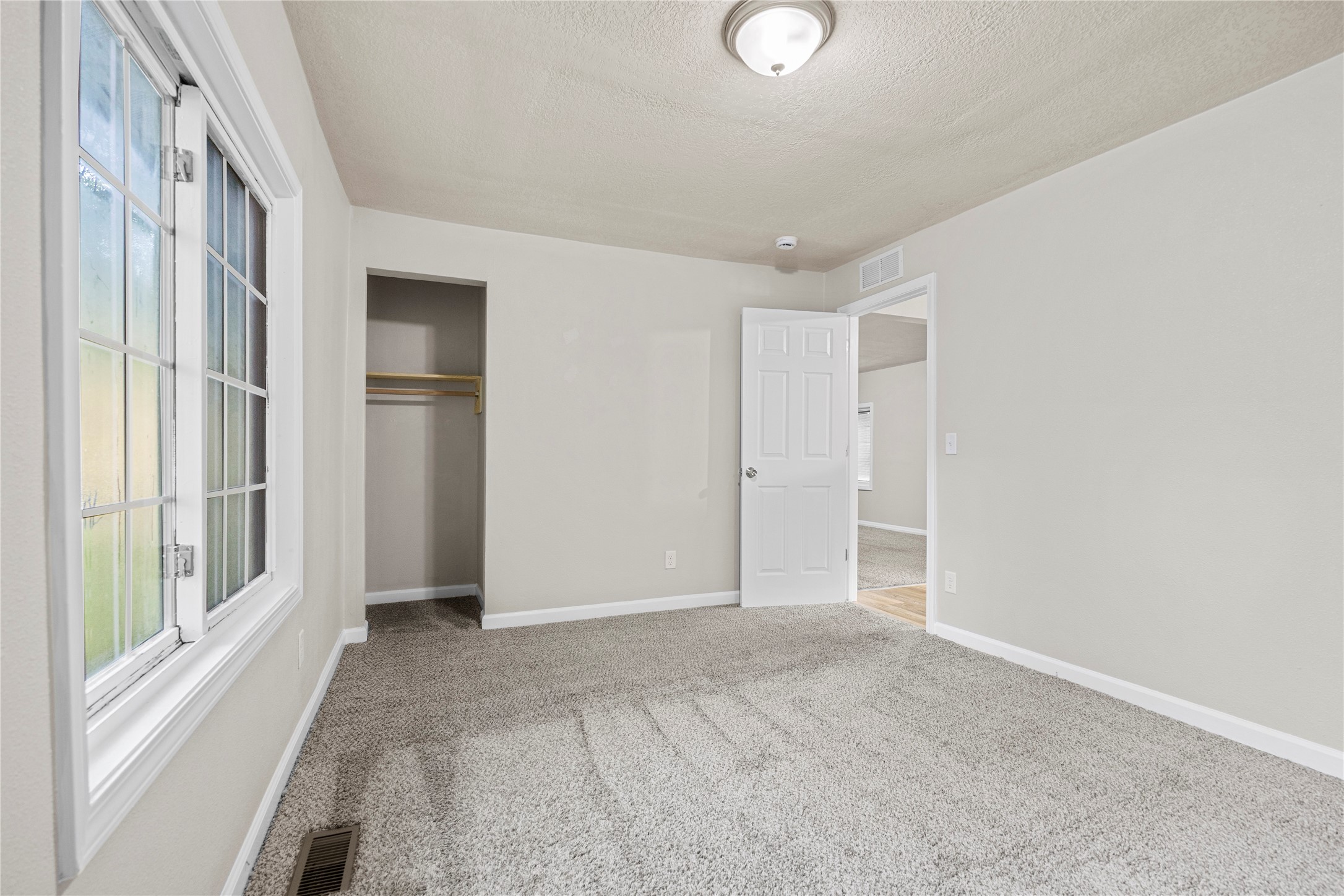 631 Se 27th Court Property Photo 11