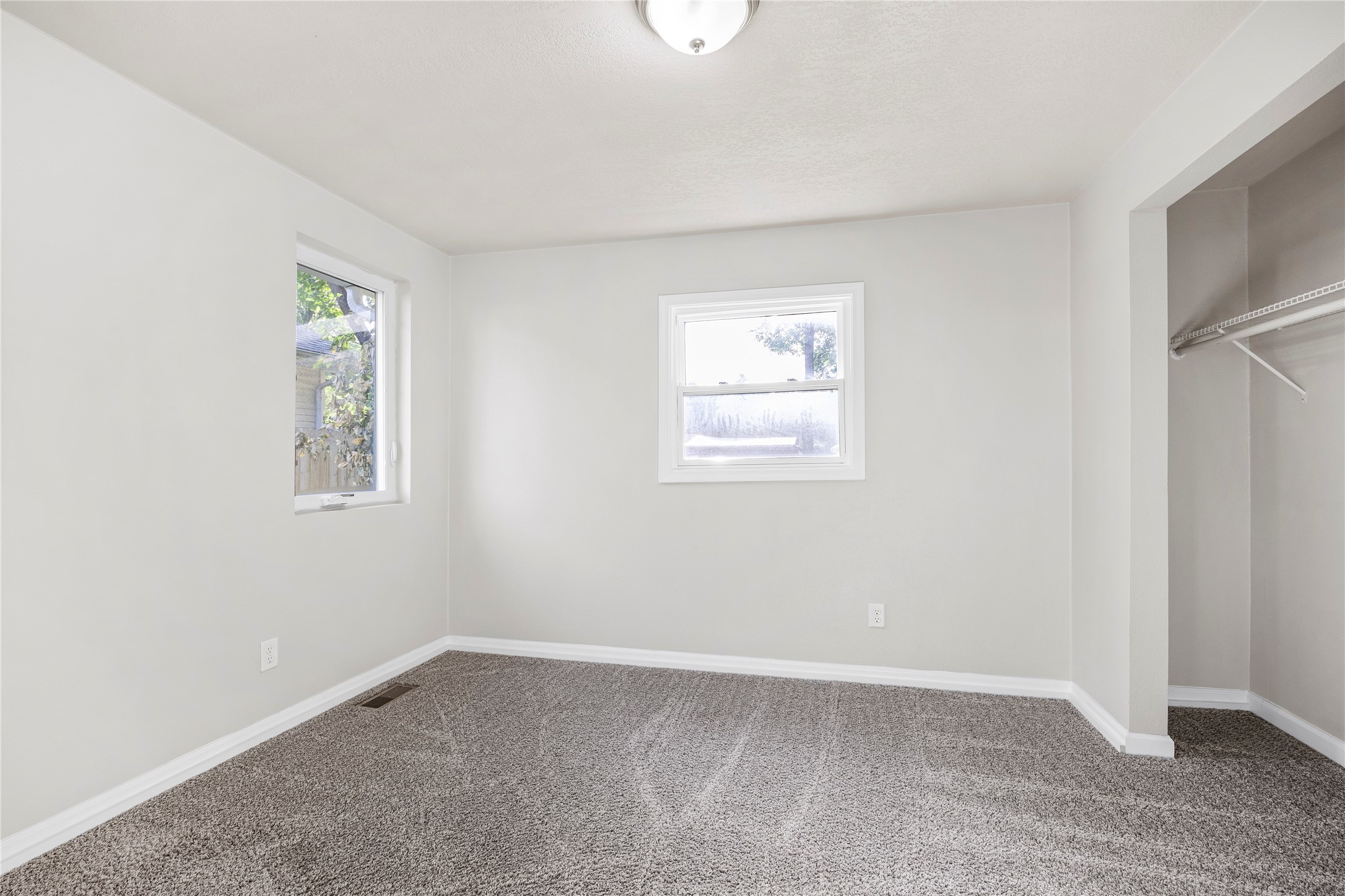 631 Se 27th Court Property Photo 12