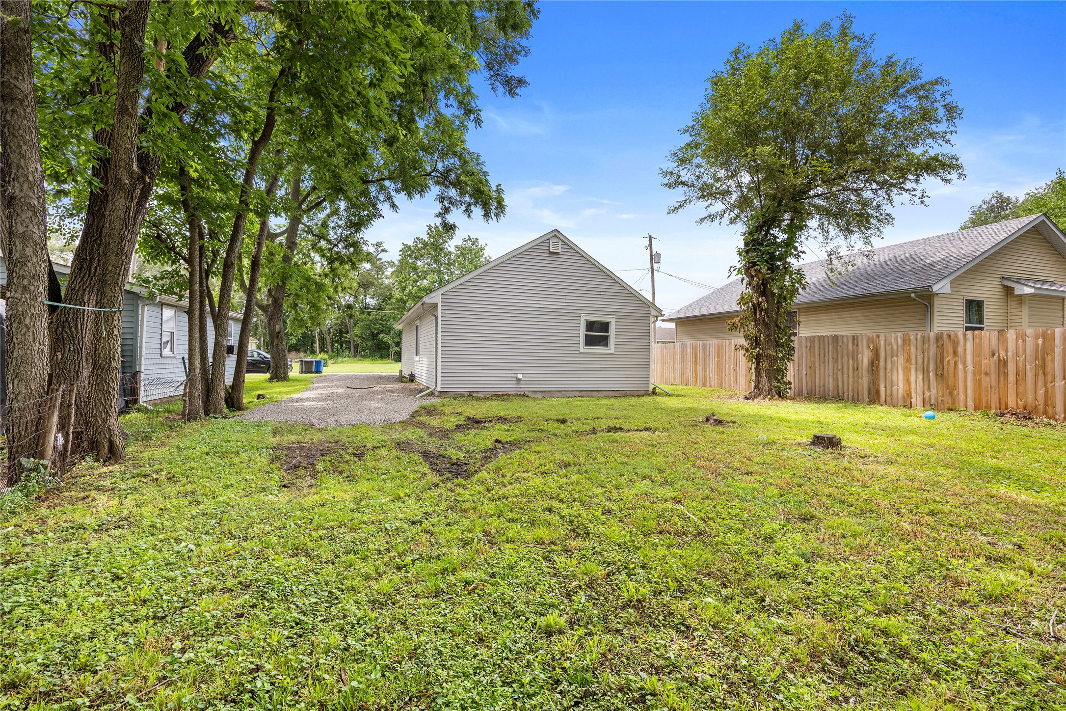 631 Se 27th Court Property Photo 15